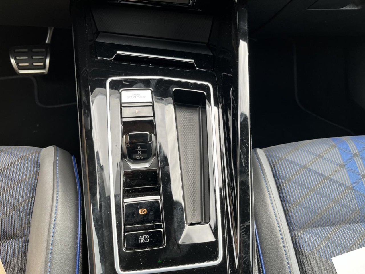 Golf VIII R 2,0 TSI DSG 4Motion (ACC+Navi+LED)