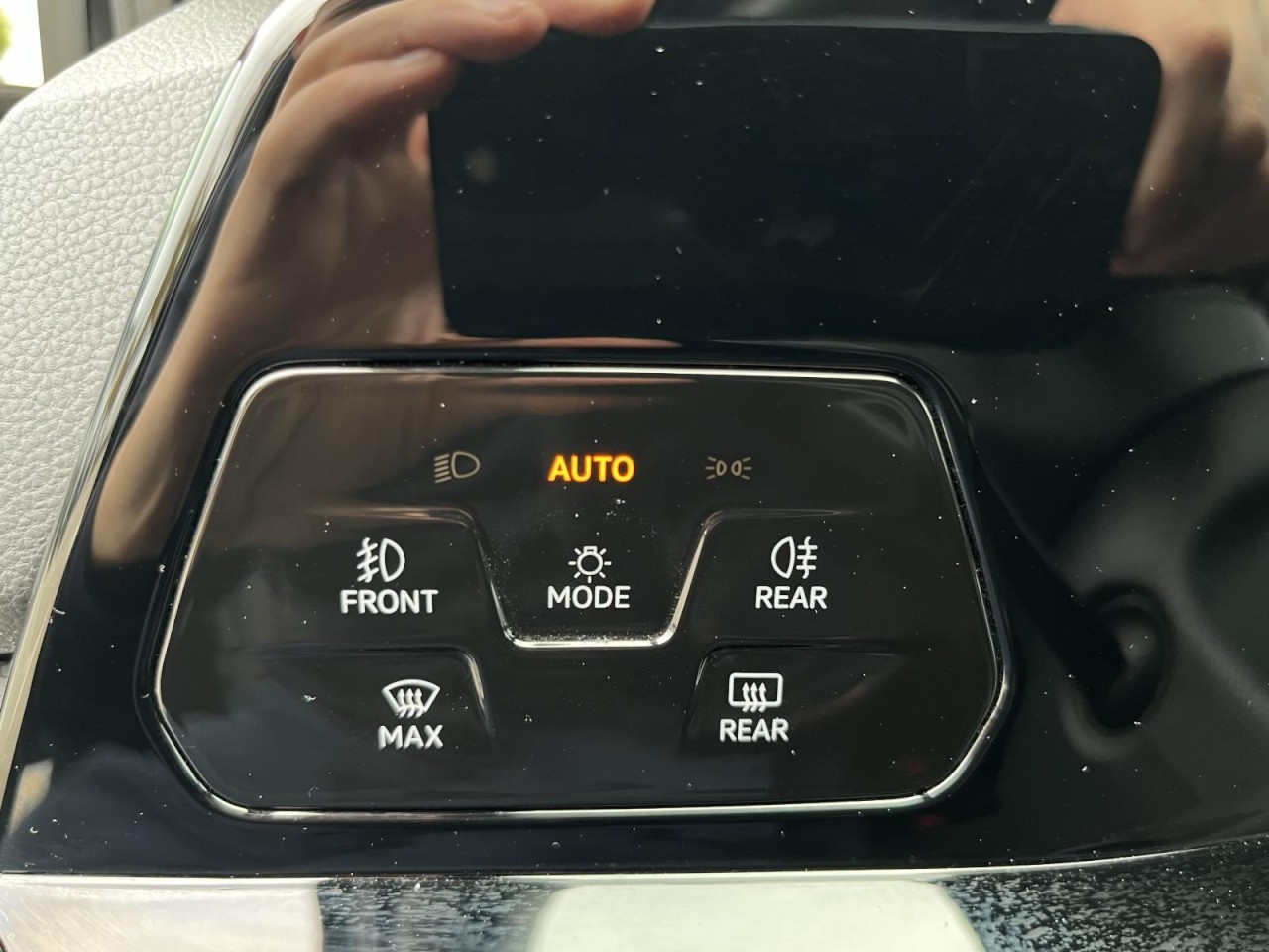 Golf VIII GTI 2,0 TSI DSG (AHK+LED+Navi) Klima