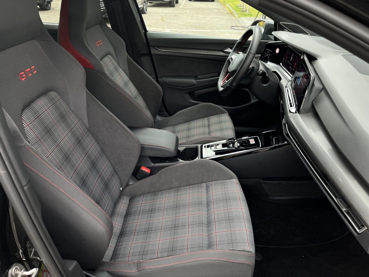 Golf VIII GTI 2,0 TSI DSG (AHK+LED+Navi) Klima