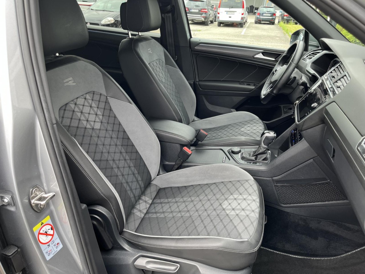 Tiguan Allspace 2,0 TSI DSG 4Motion R-Line (AHK+Navi)