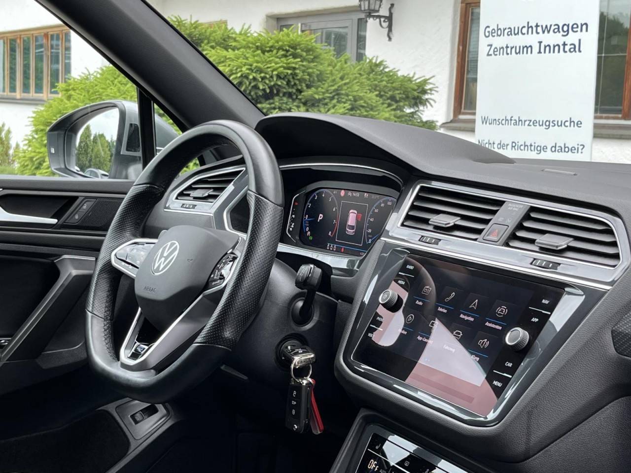 Tiguan Allspace 2,0 TSI DSG 4Motion R-Line (AHK+Navi)