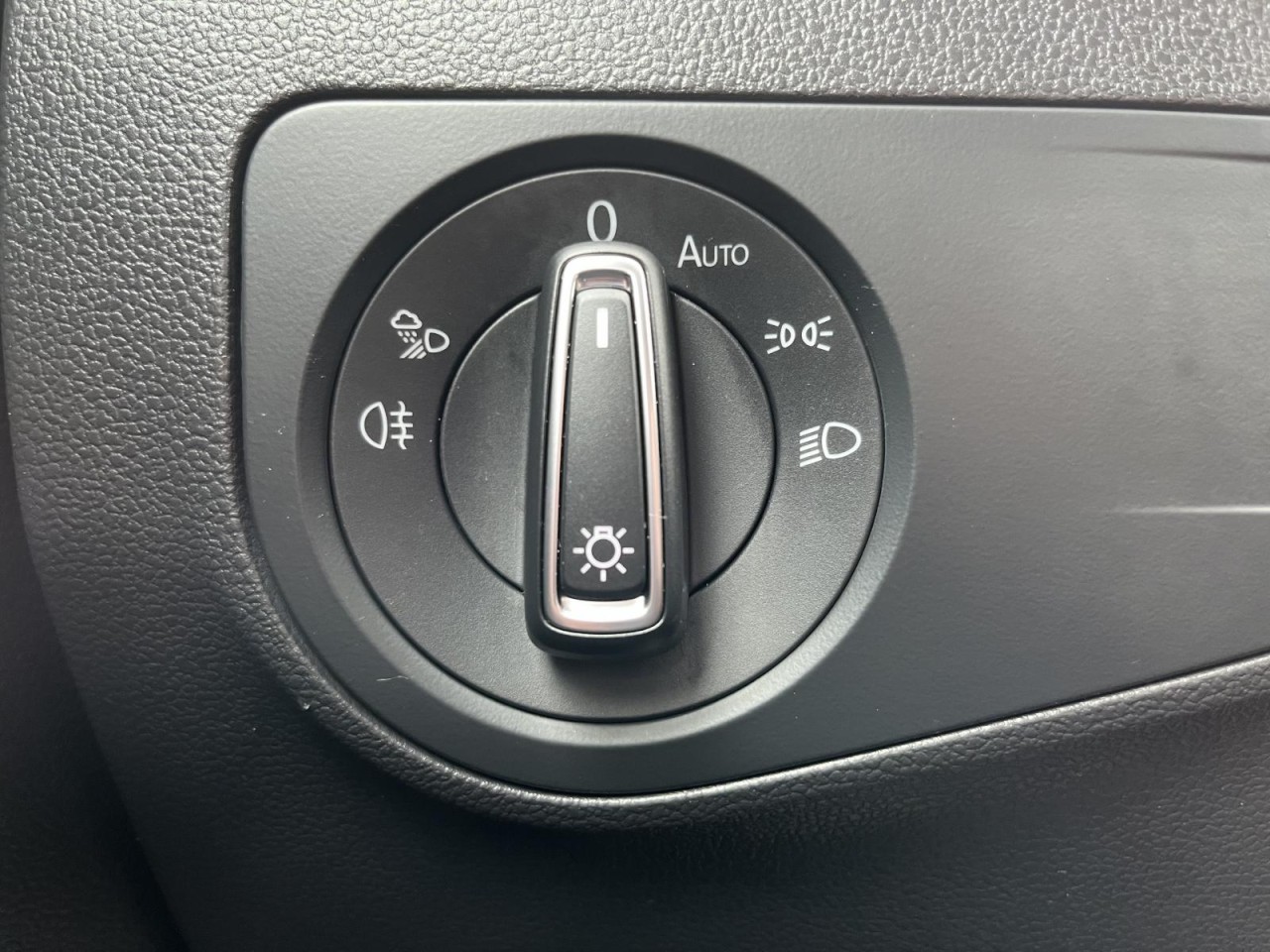 Tiguan Allspace 2,0 TSI DSG 4Motion R-Line (AHK+Navi)