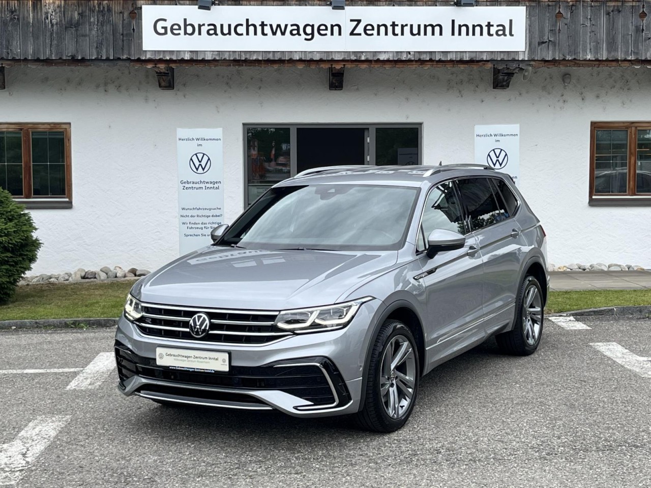 Tiguan Allspace 2,0 TSI DSG 4Motion R-Line (AHK+Navi)