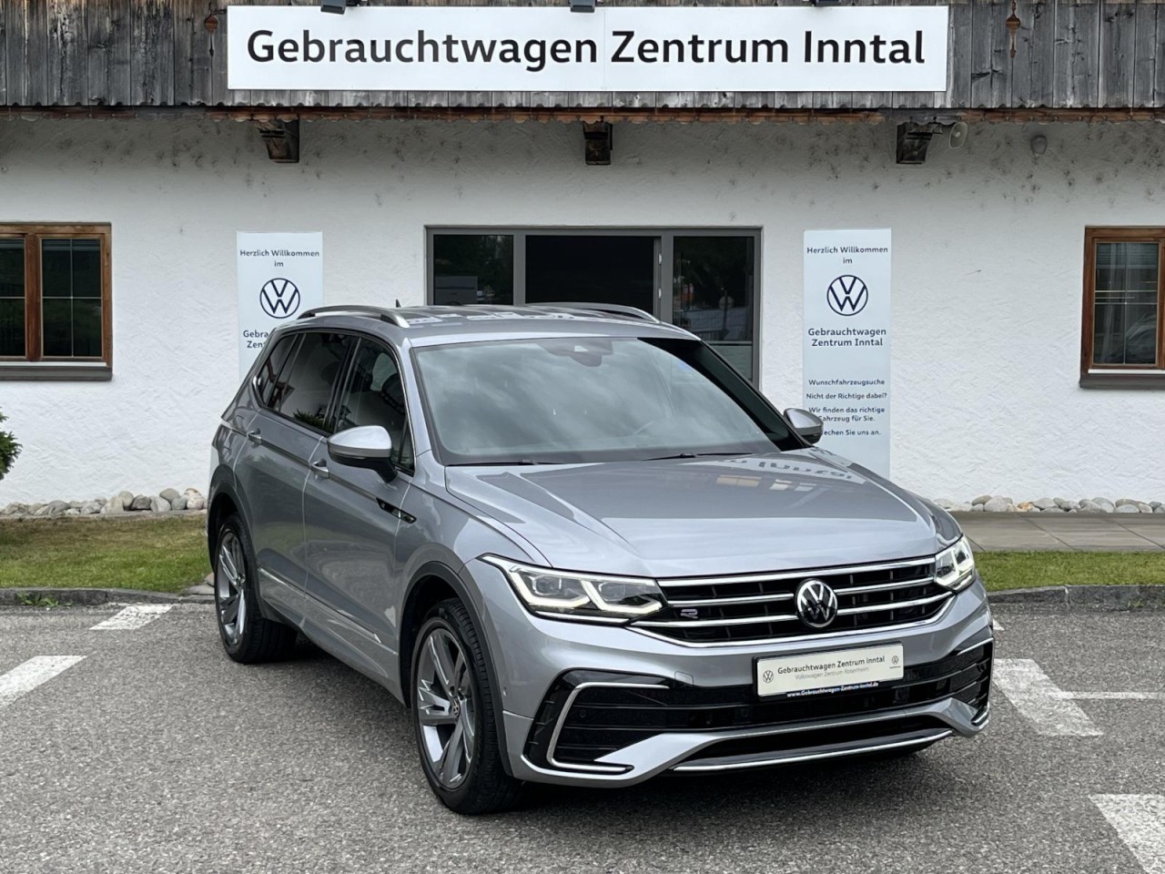 Tiguan Allspace 2,0 TSI DSG 4Motion R-Line (AHK+Navi)