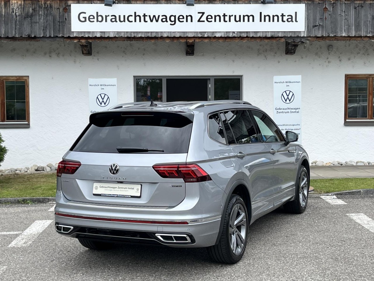 Tiguan Allspace 2,0 TSI DSG 4Motion R-Line (AHK+Navi)