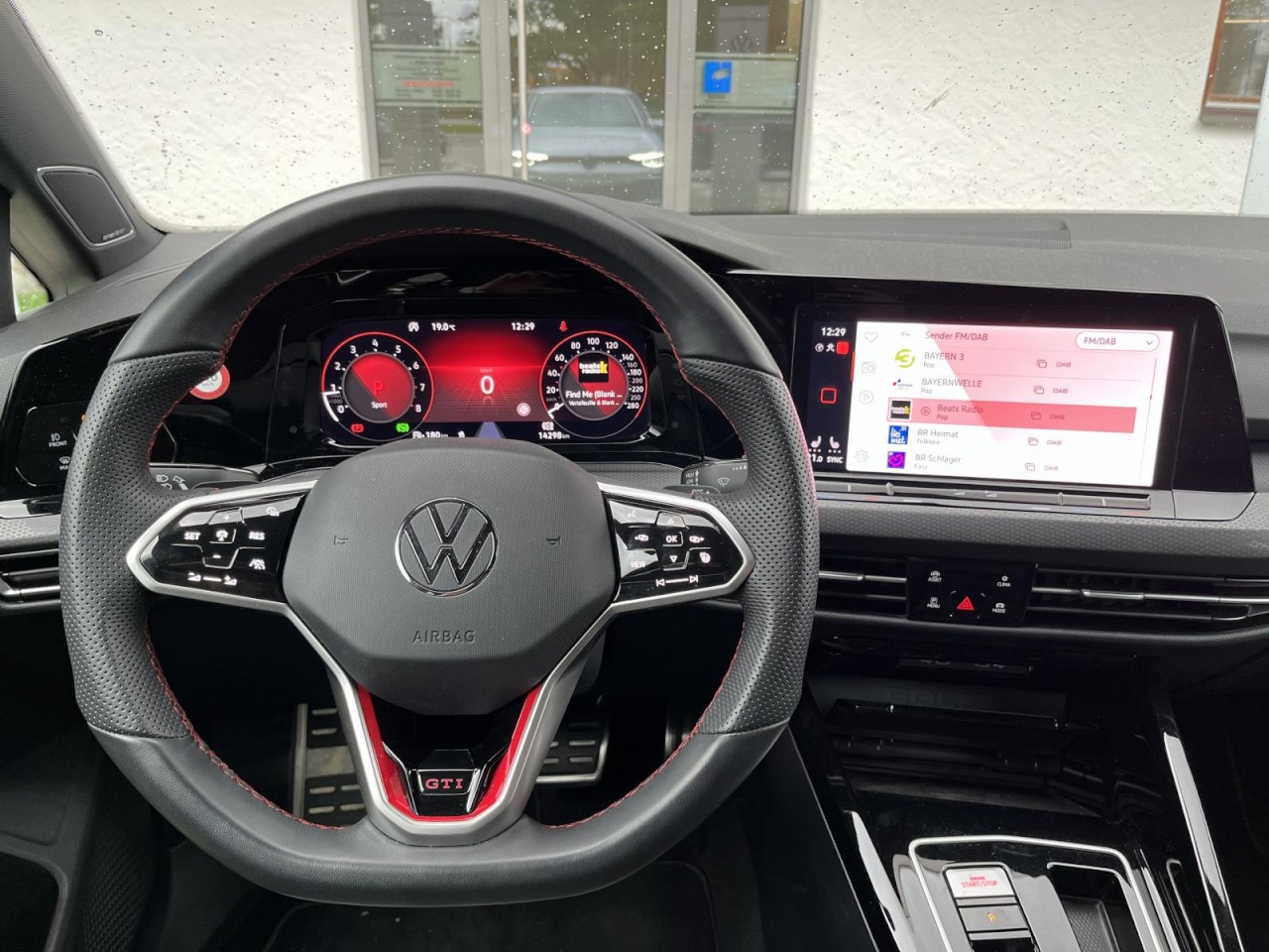 Golf VIII GTI 2,0 TSI DSG (DCC+LED+Navi+RearView)