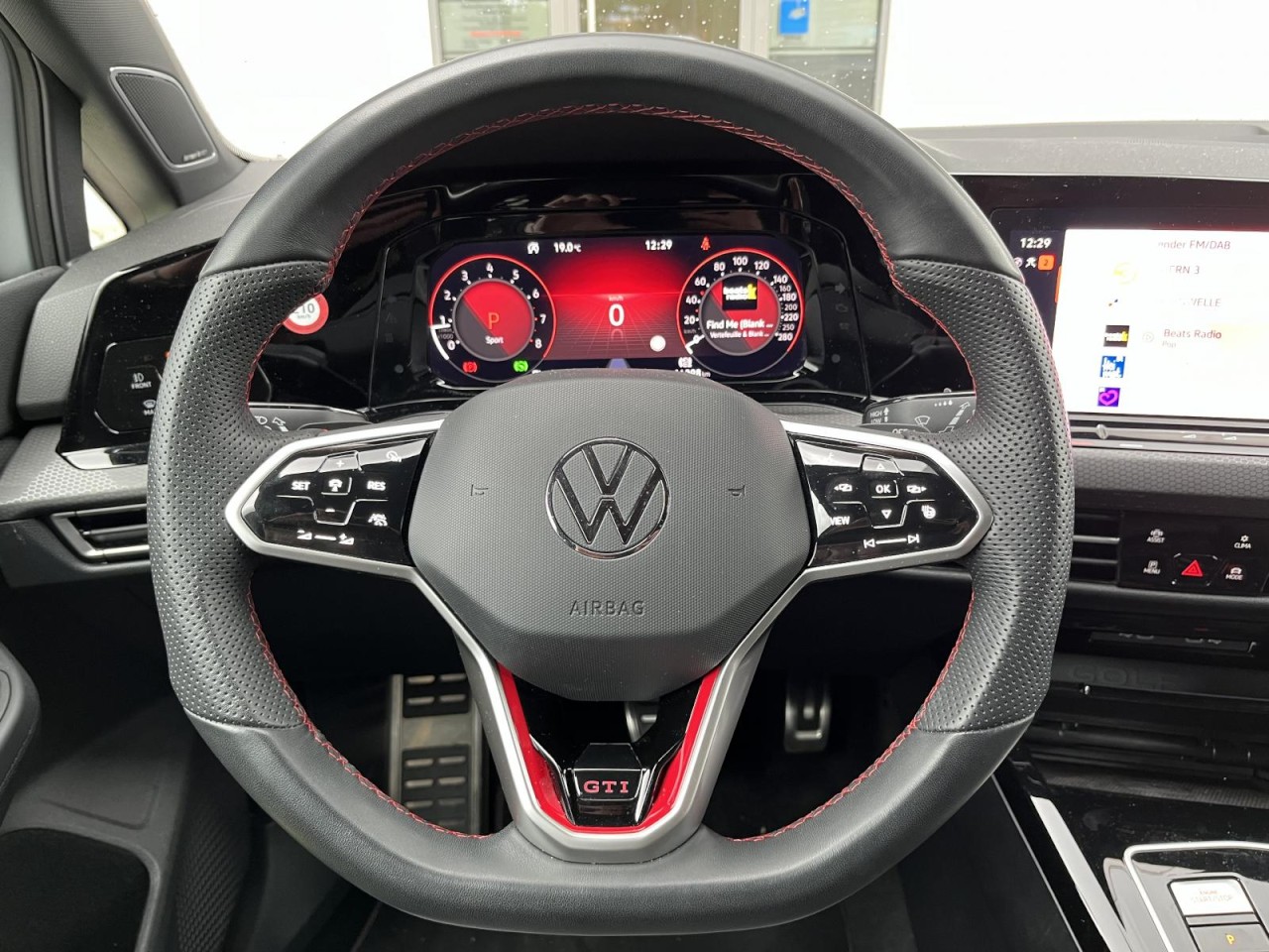 Golf VIII GTI 2,0 TSI DSG (DCC+LED+Navi+RearView)