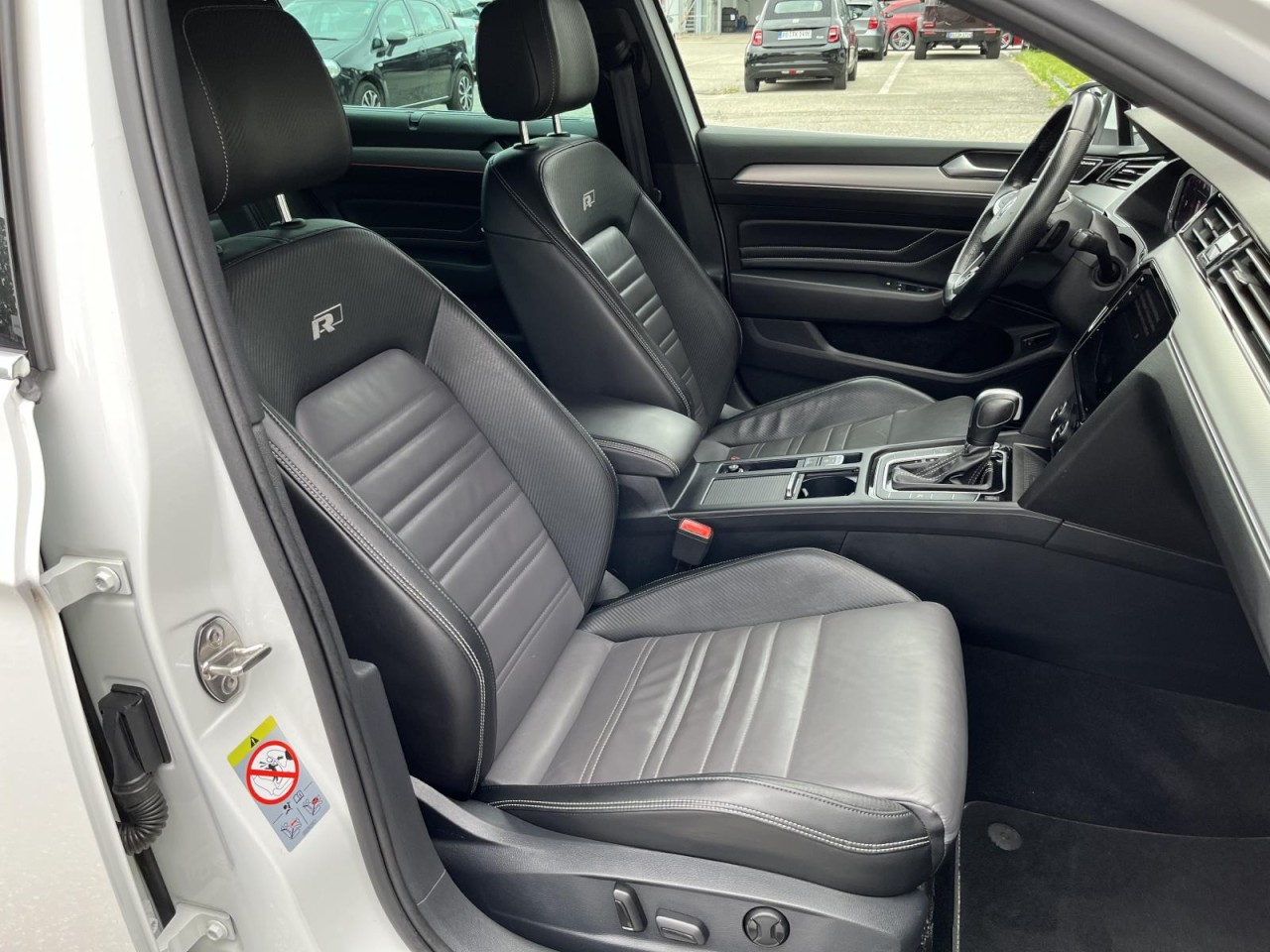 Passat Variant 2,0 TDI DSG 4Motion R-Line (AreaView+SD+AHK)