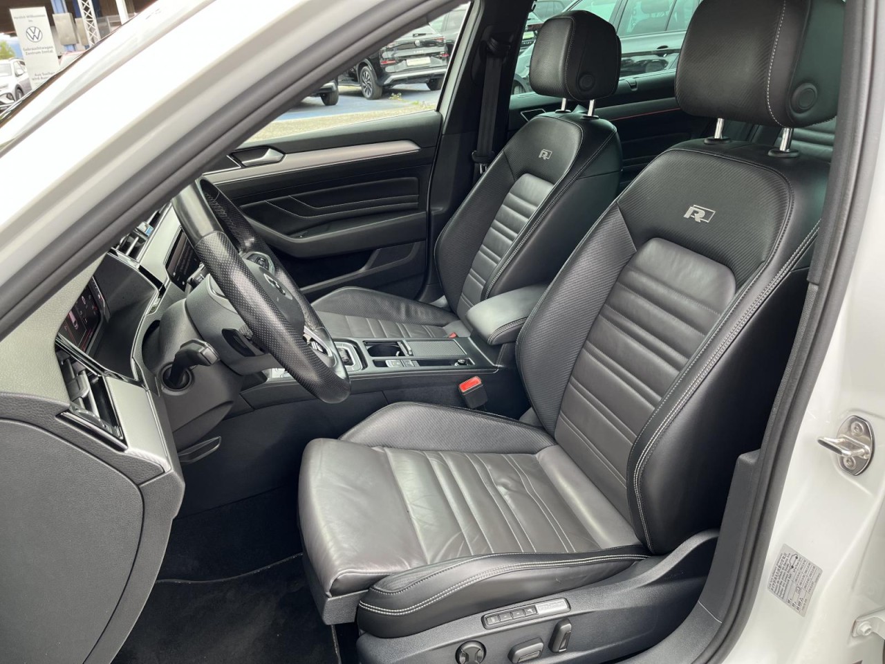 Passat Variant 2,0 TDI DSG 4Motion R-Line (AreaView+SD+AHK)