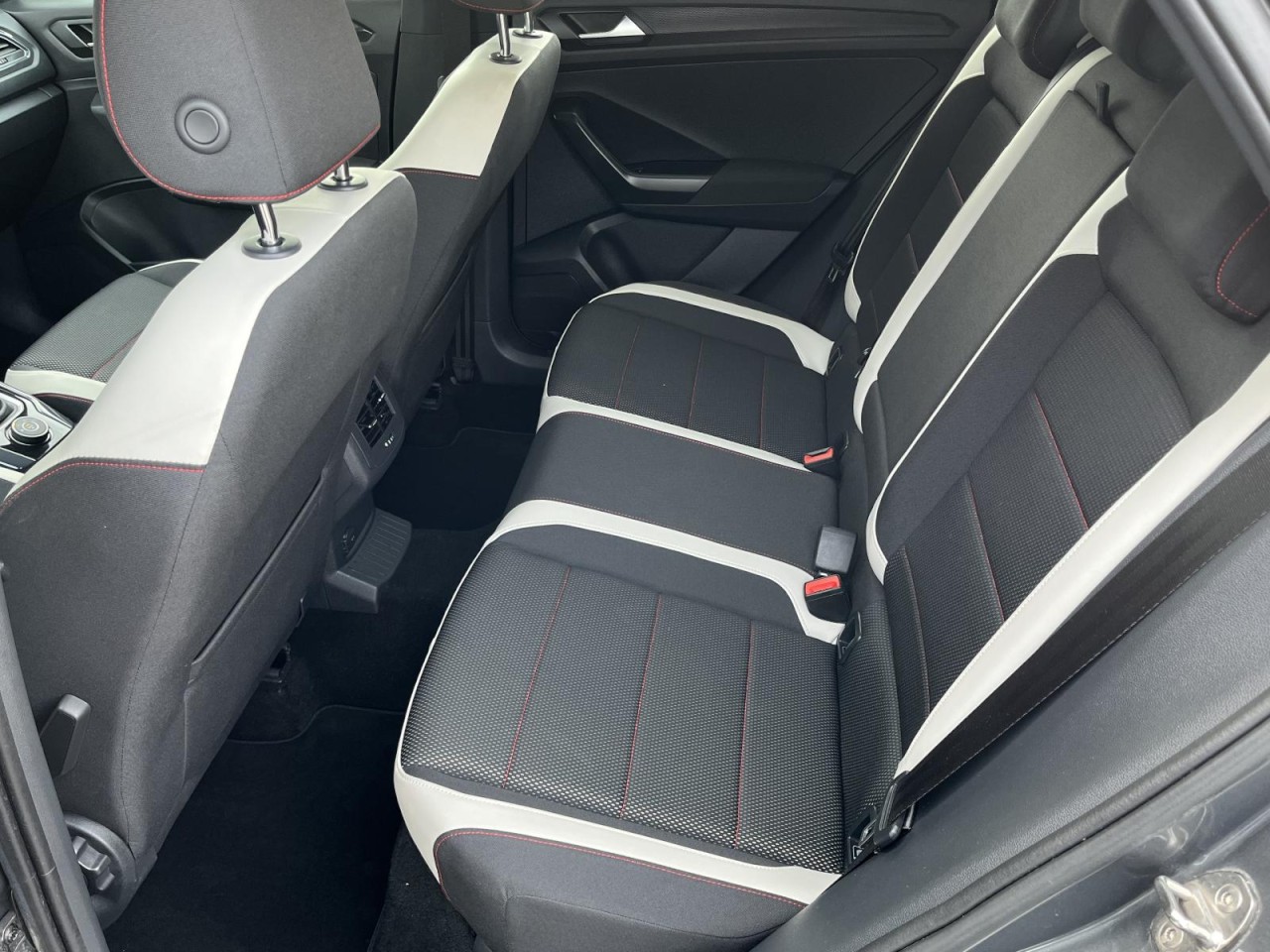 T-Roc 2,0 TSI DSG 4Motion Sport (AHK+LED) Klima