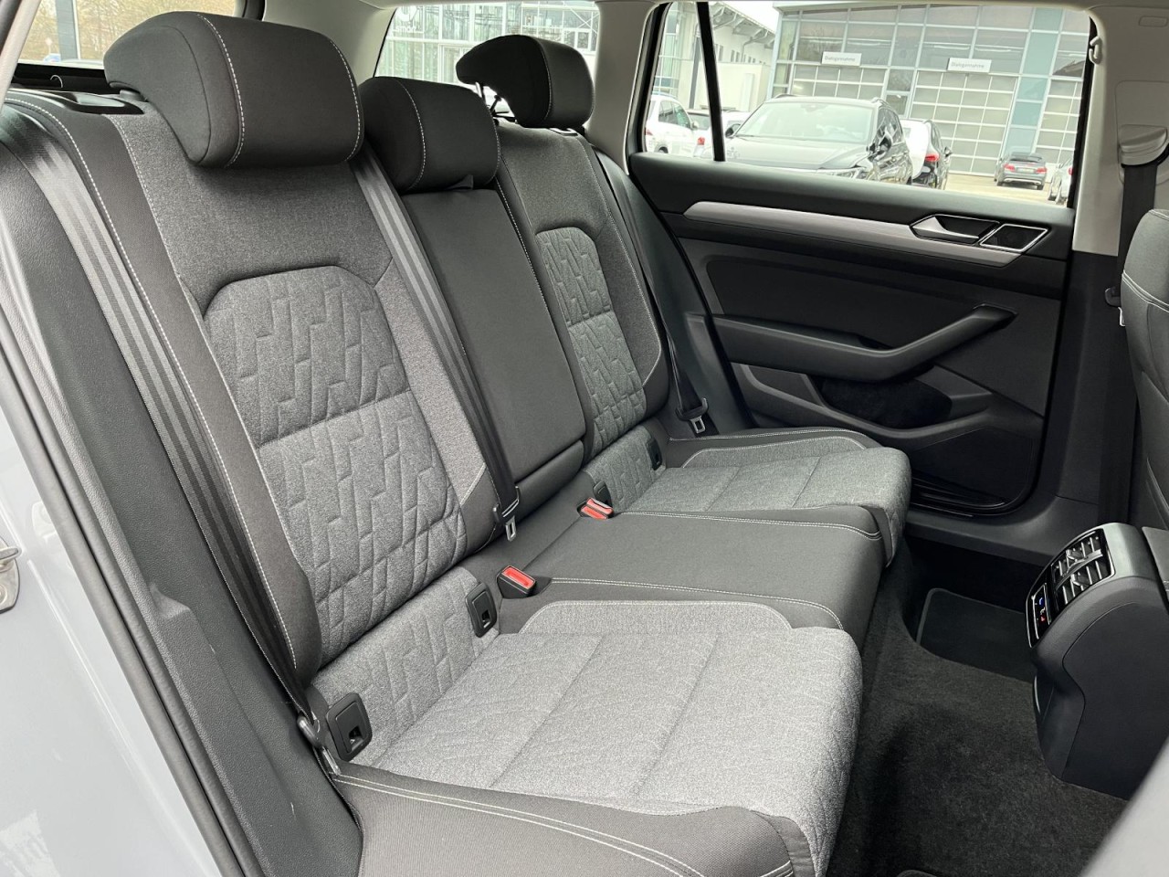 Passat Variant 2,0 TDI Business (Navi+LED+RearView)