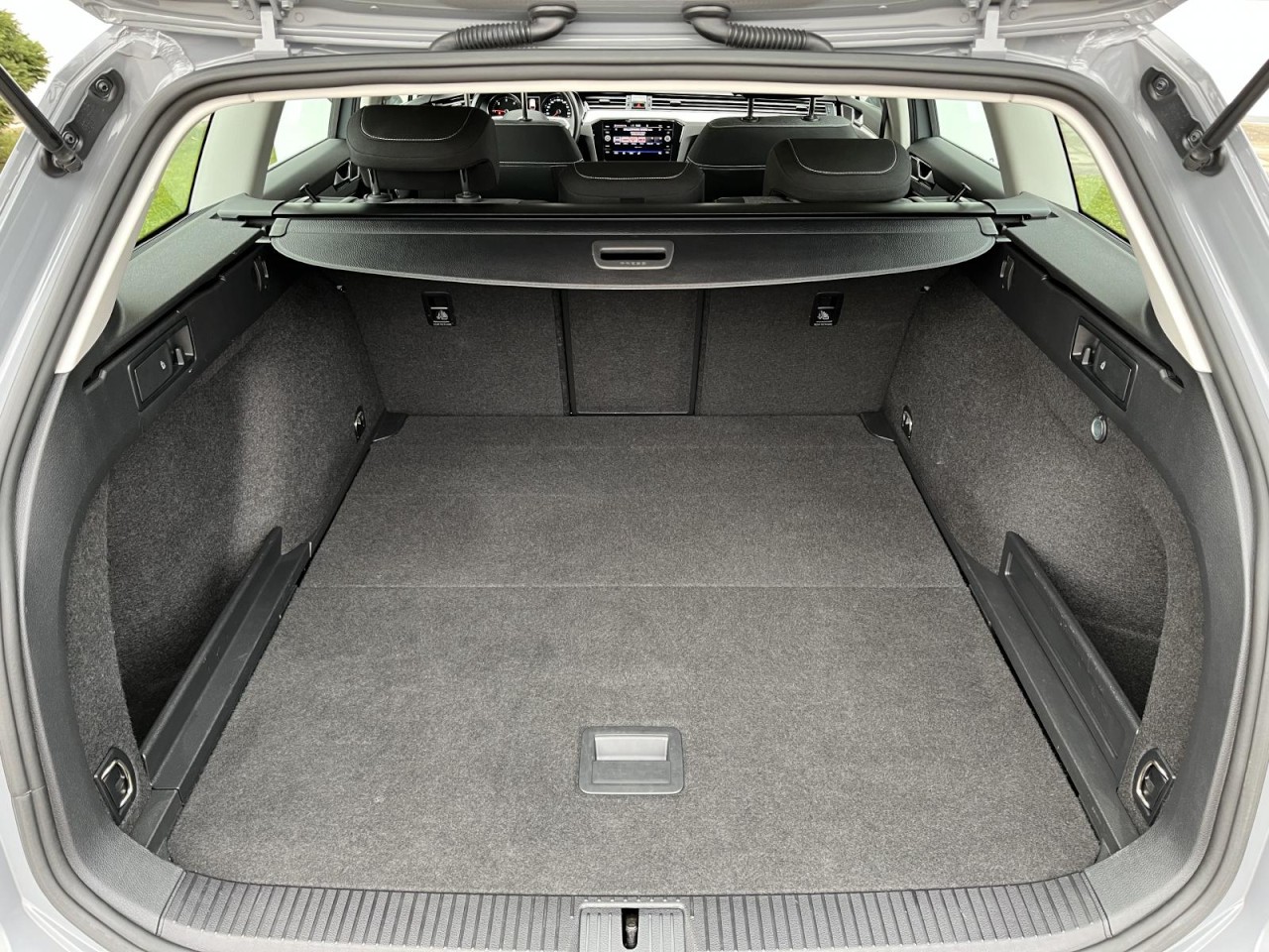 Passat Variant 2,0 TDI Business (Navi+LED+RearView)