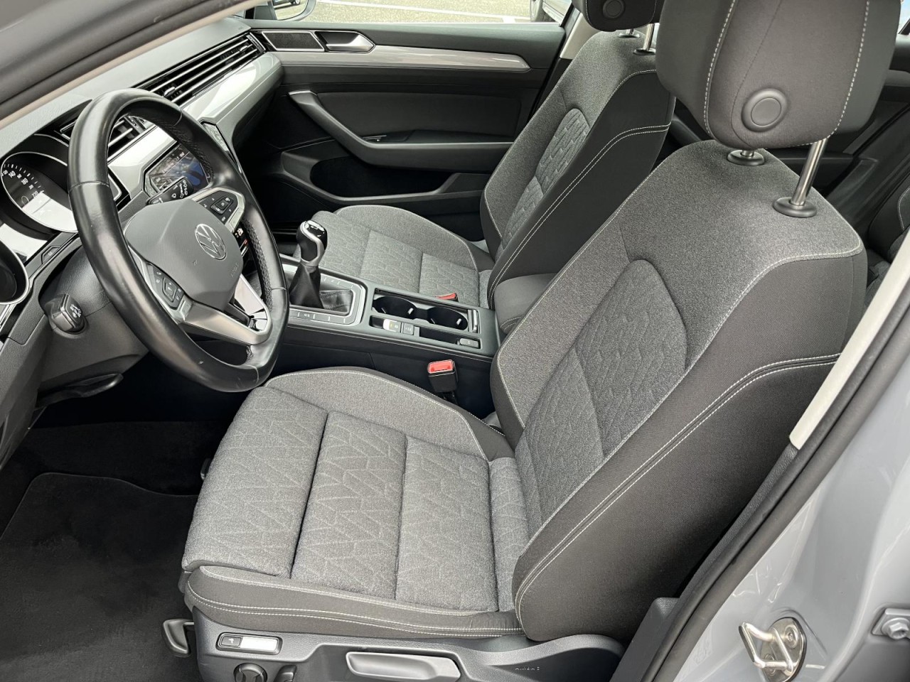 Passat Variant 2,0 TDI Business (Navi+LED+RearView)