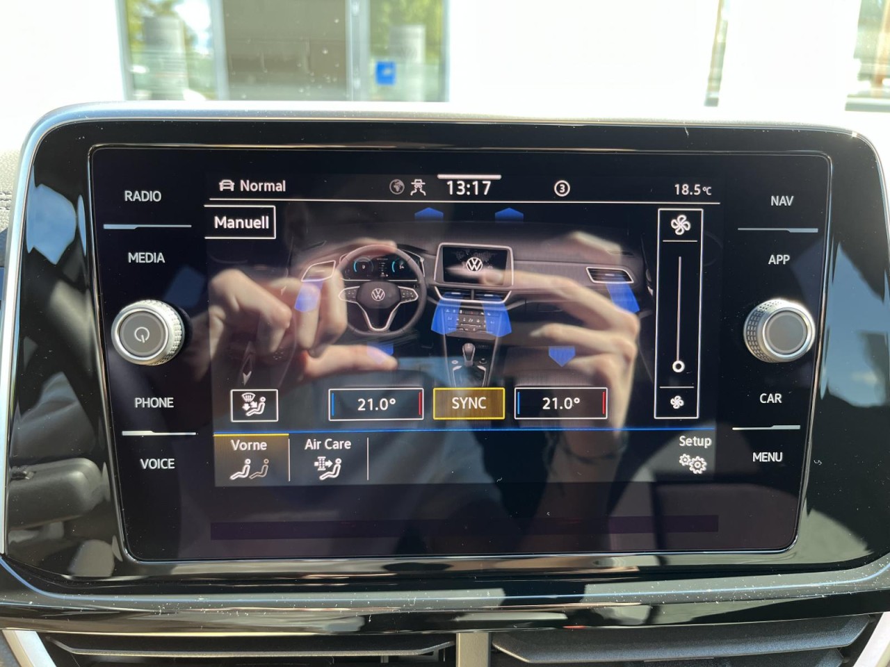 T-Roc 1,5 TSI DSG R-Line (AHK+LED+Navi) Navi