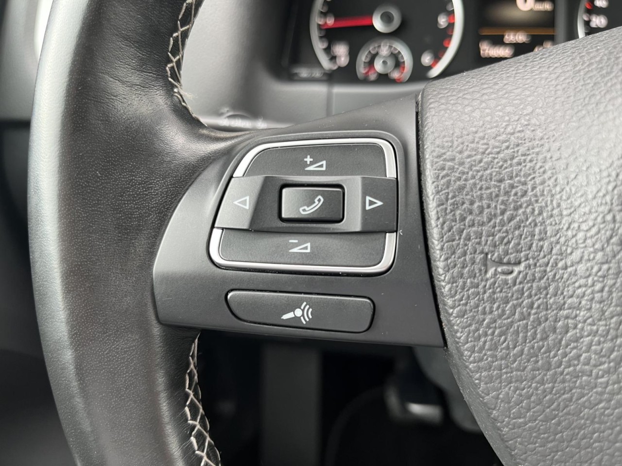 Tiguan 2,0 TDI 4Motion Lounge (AHK+Sitzhzg.+RearView)