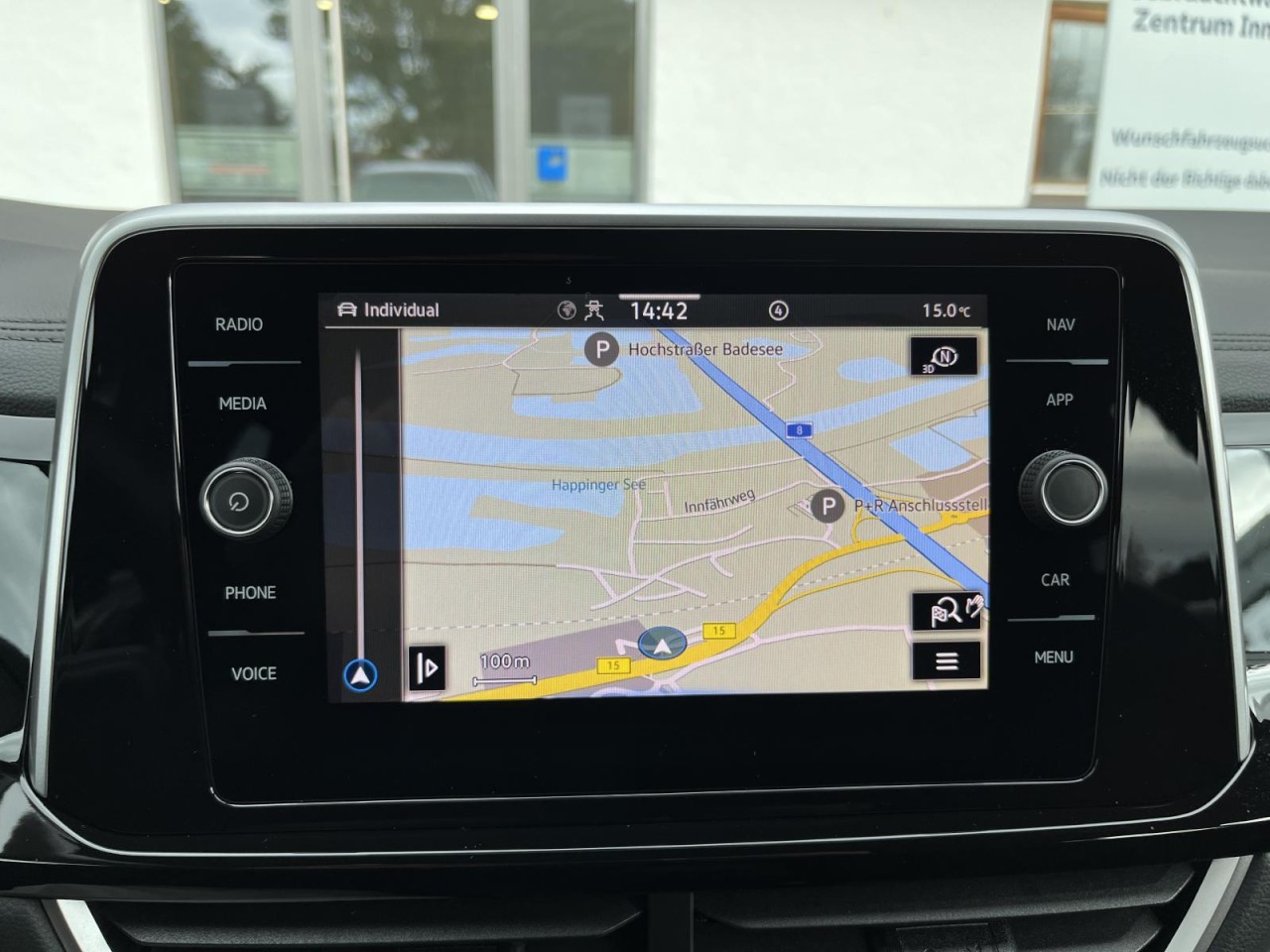 T-Roc 1,5 TSI DSG R-Line (LED+Navi+RearView)