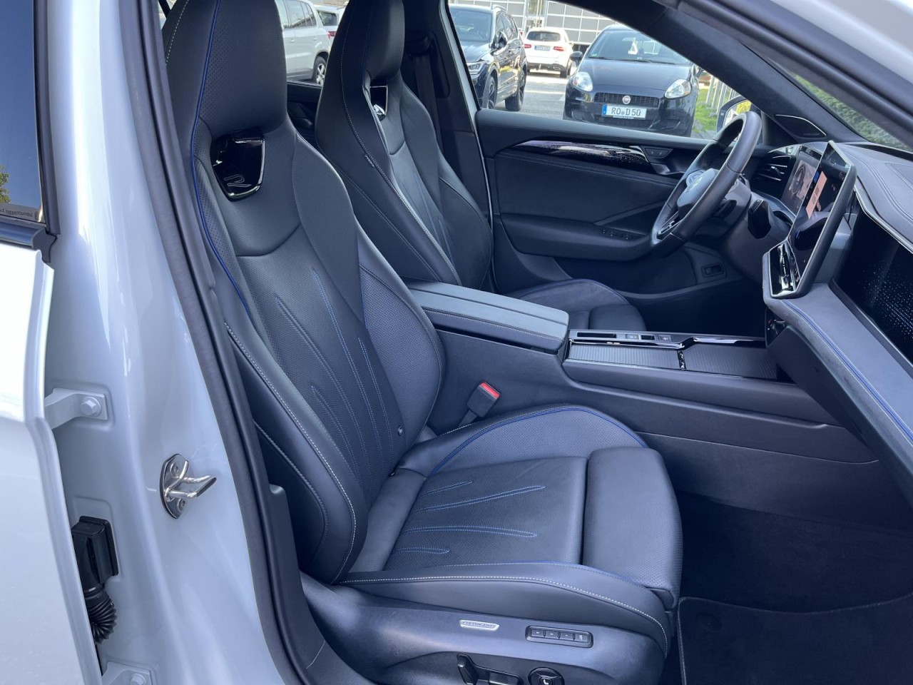 Passat Variant 2,0 TDI DSG 4Motion R-Line (IQLight+Navi)
