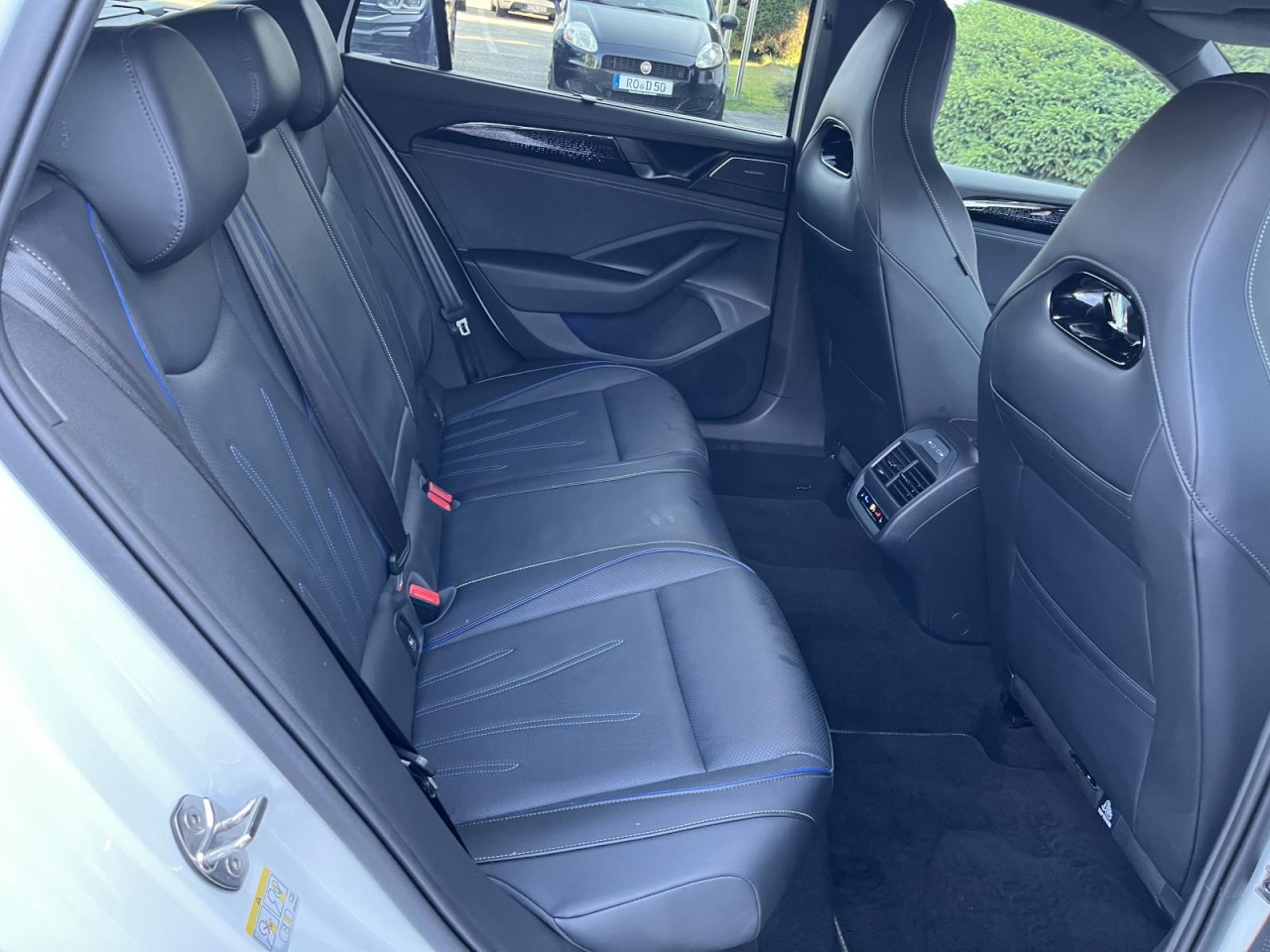Passat Variant 2,0 TDI DSG 4Motion R-Line (IQLight+Navi)