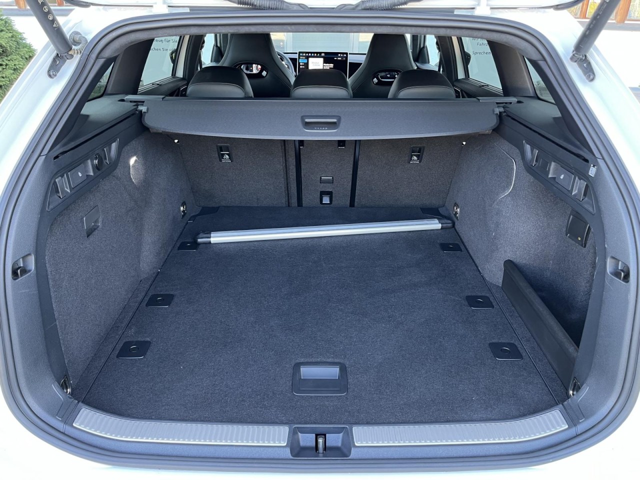 Passat Variant 2,0 TDI DSG 4Motion R-Line (IQLight+Navi)