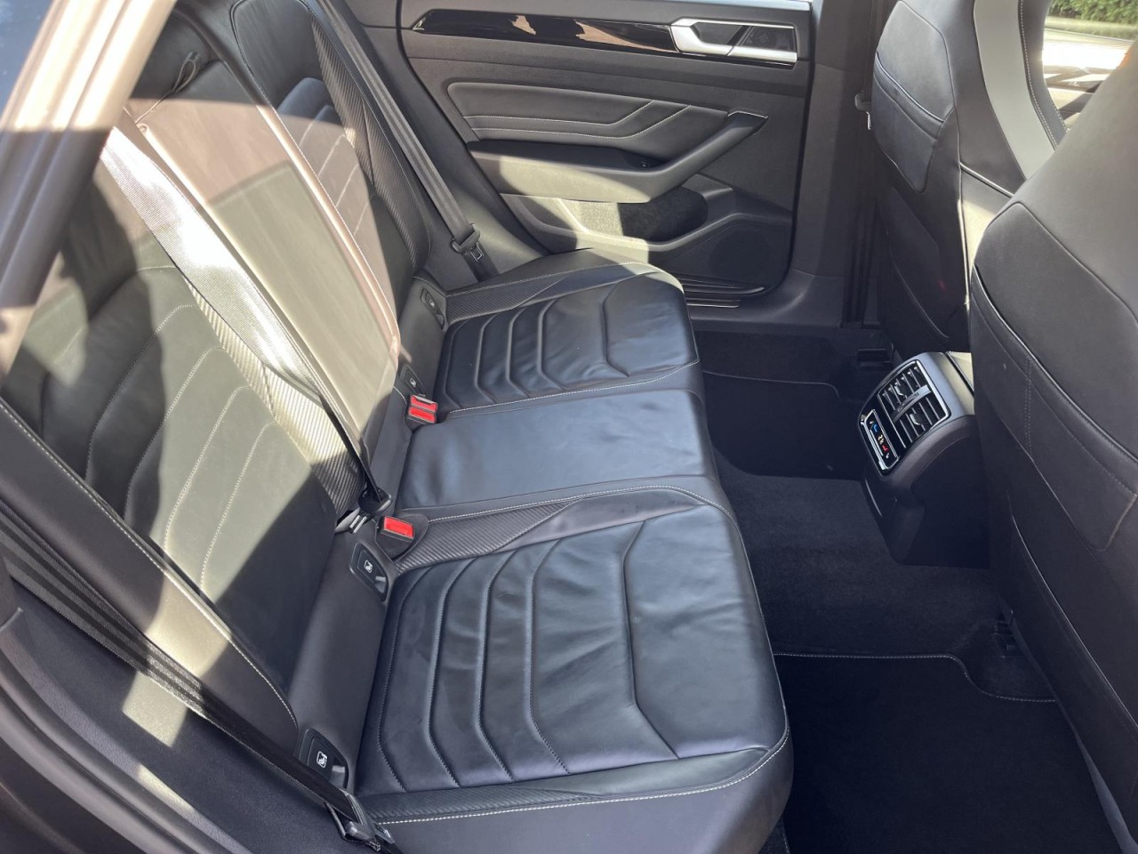 Arteon 2,0 TDI DSG 4Motion R-Line (Standhzg.+AreaView)