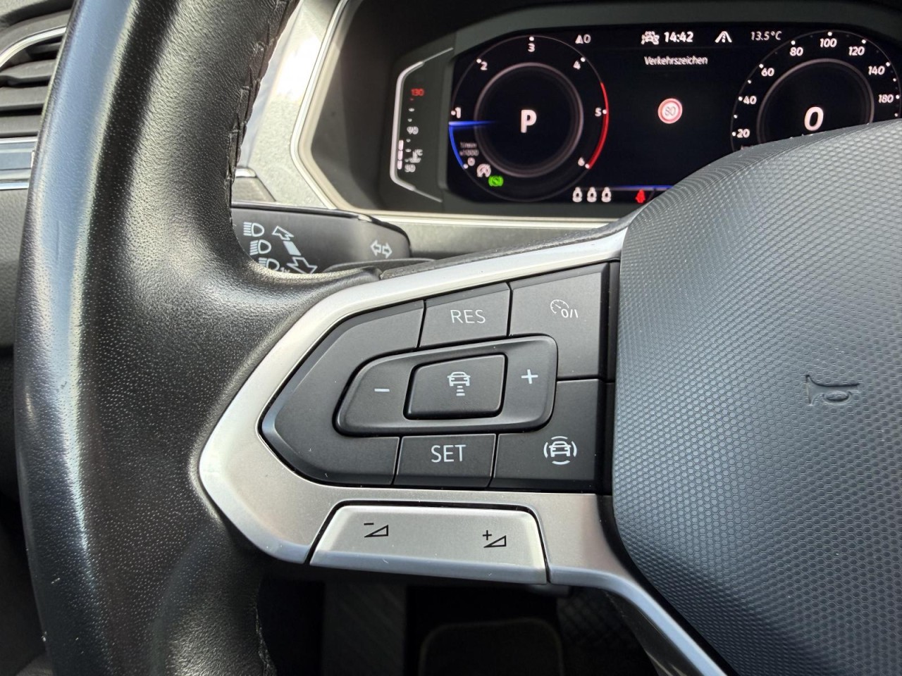 Tiguan 2,0 TDI DSG 4Motion Elegance (ACC+Navi+AHK)