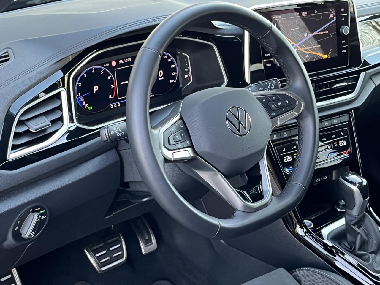 T-Roc 1,5 TSI DSG R-Line (AHK+IQLight+Navi)