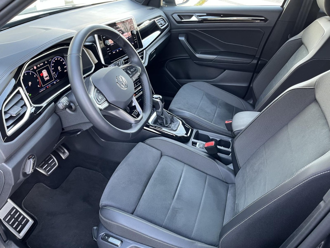 T-Roc 1,5 TSI DSG R-Line (AHK+IQLight+Navi)