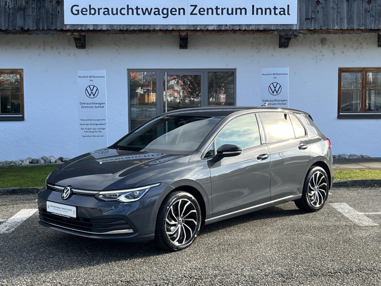 Golf VIII 1,5 eTSI DSG Active (LED+RearView+Navi)