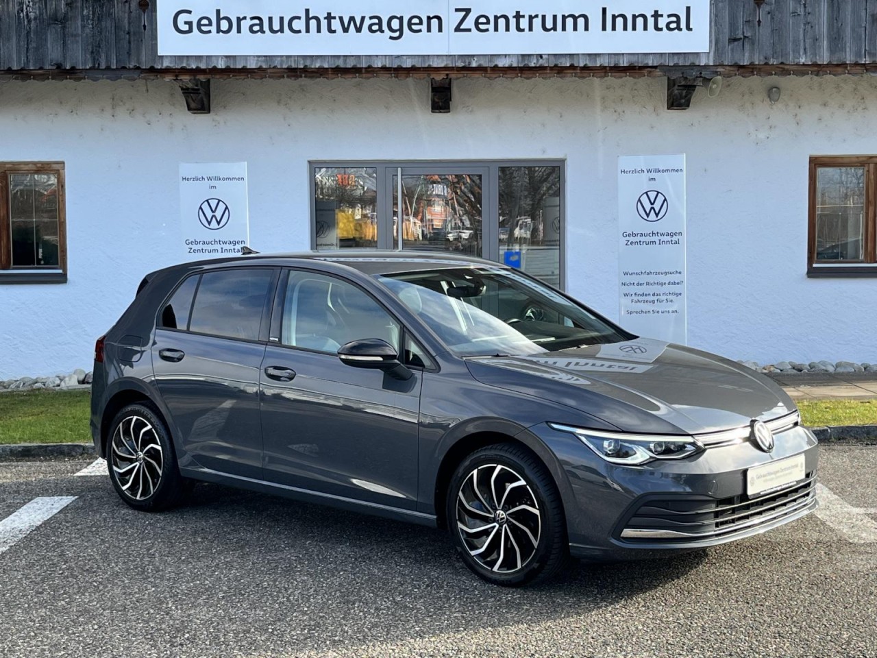 Golf VIII 1,5 eTSI DSG Active (LED+RearView+Navi)