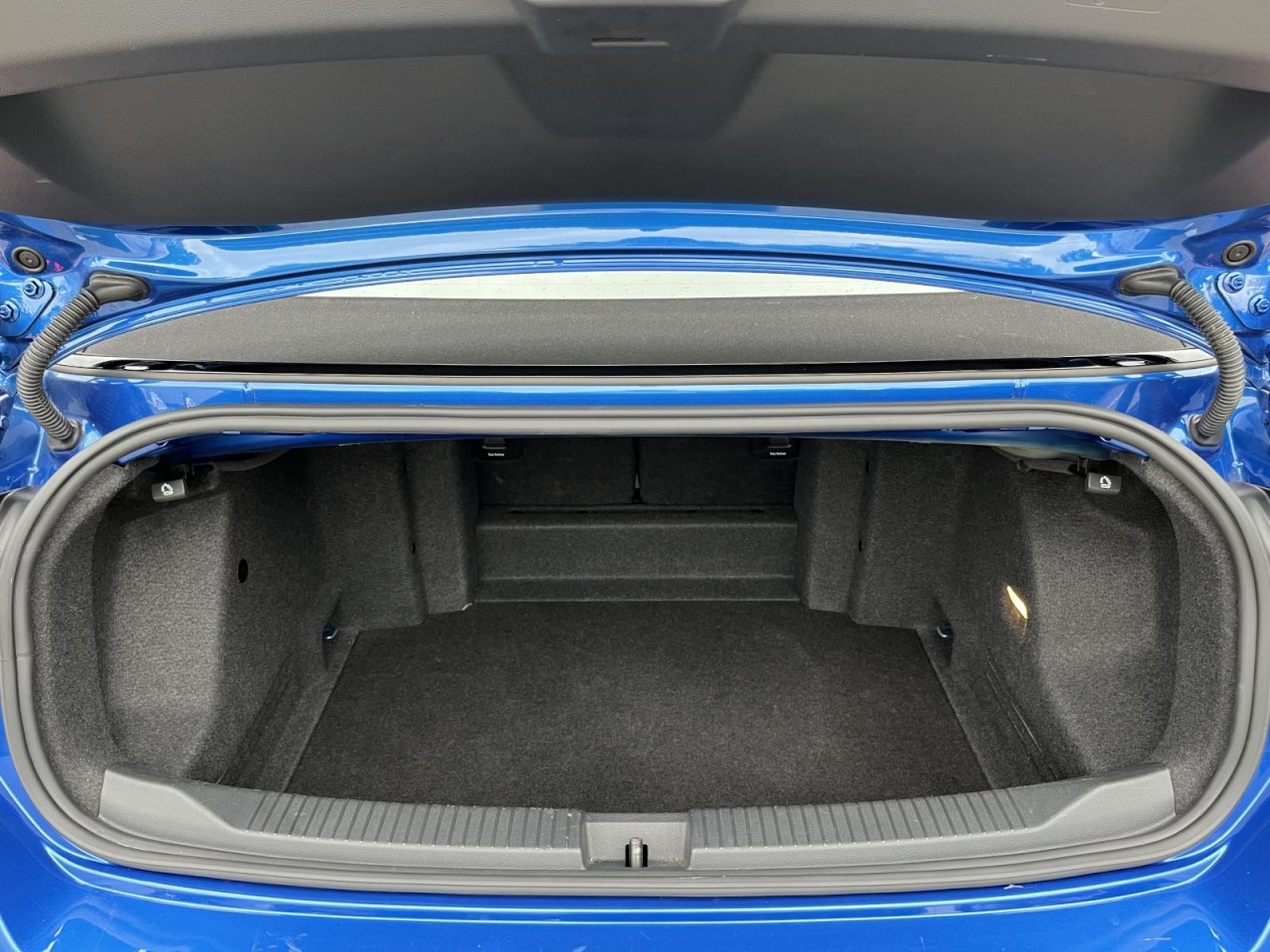 T-Roc Cabriolet 1,5 TSI DSG R-Line (BlackStyle+IQLight)