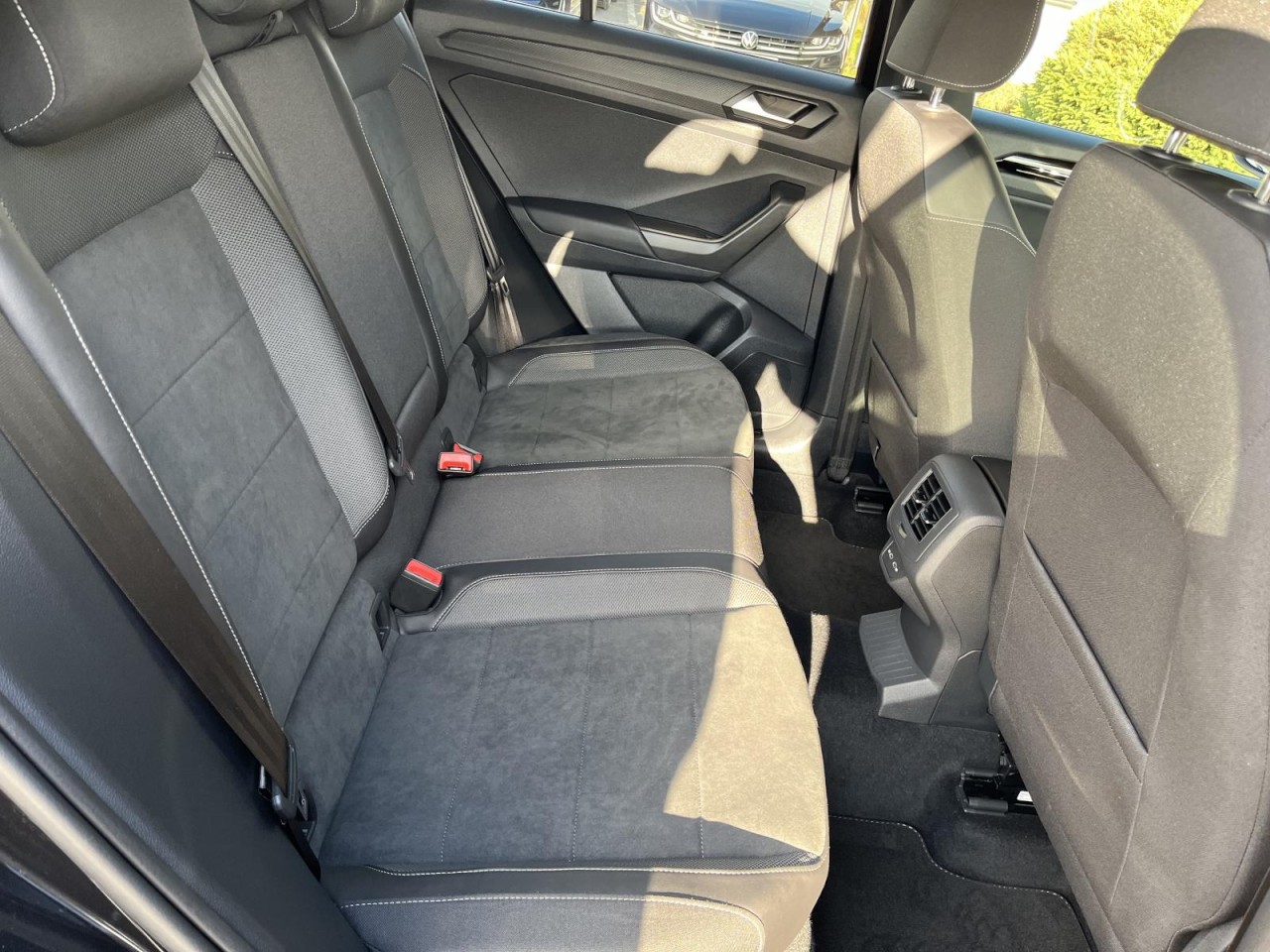 T-Roc 1,5 TSI DSG R-Line (IQLight+RearView+Navi)