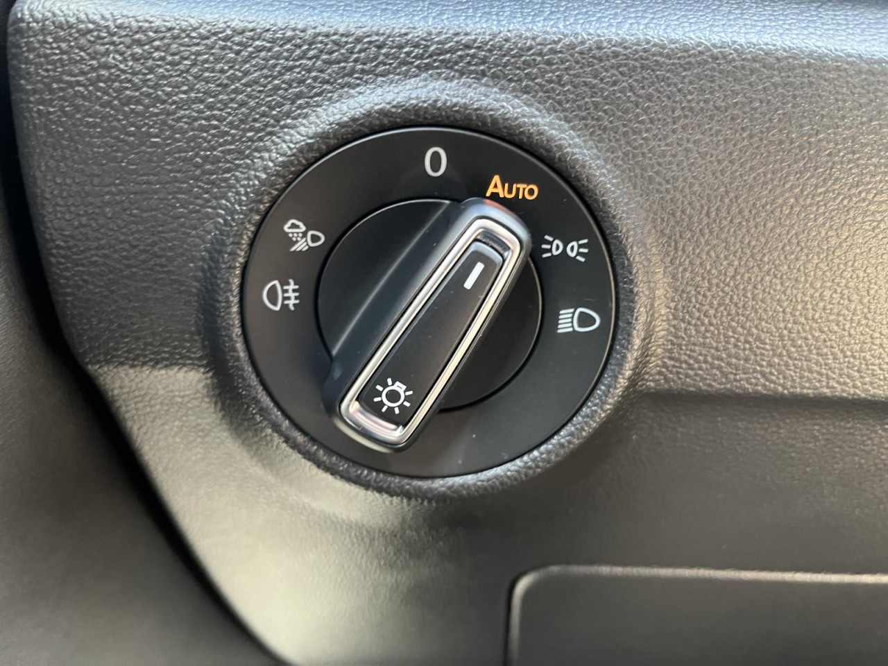 T-Roc 1,5 TSI DSG R-Line (IQLight+RearView+Navi)