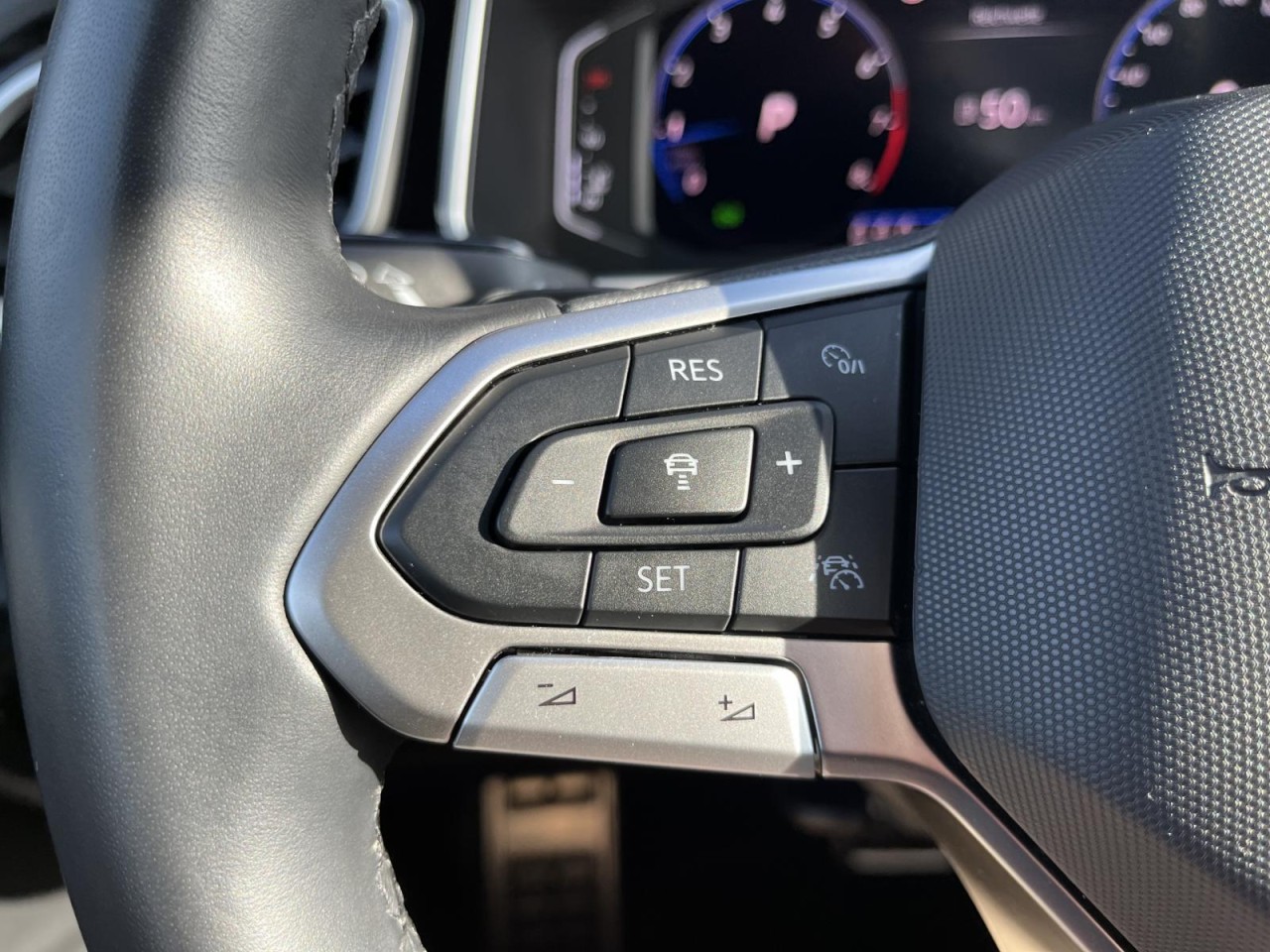 T-Roc 1,5 TSI DSG R-Line (IQLight+RearView+Navi)