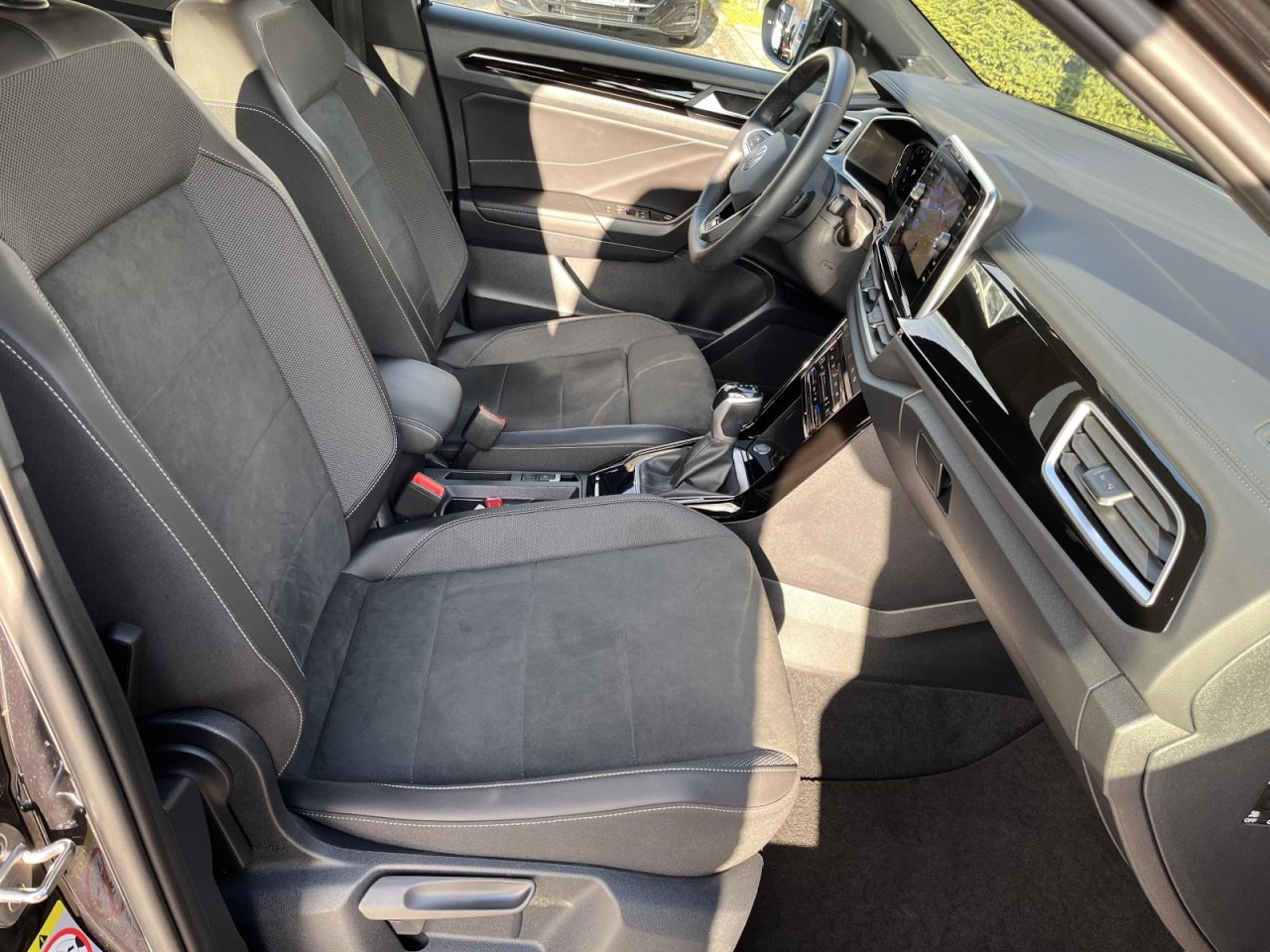 T-Roc 1,5 TSI DSG R-Line (IQLight+RearView+Navi)