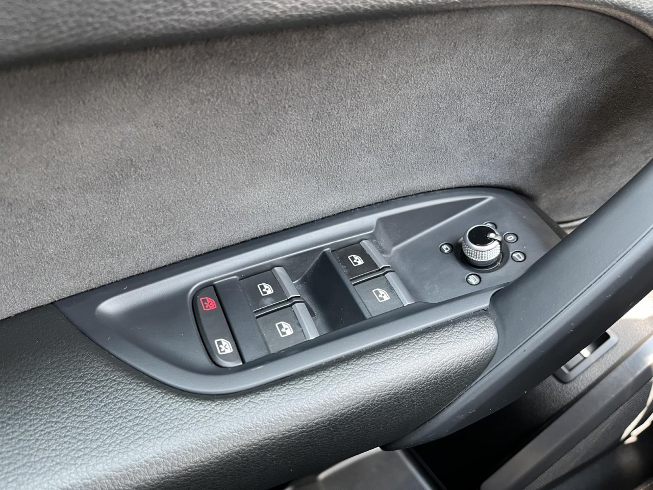 Q5 50 TDI tiptronic quattro S-Line (LED+Navi+AHK)