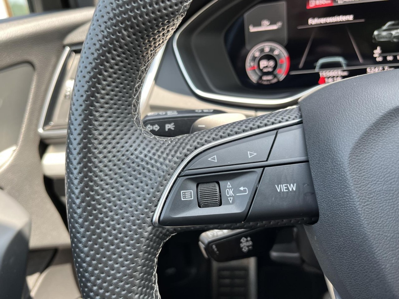 Q5 50 TDI tiptronic quattro S-Line (LED+Navi+AHK)