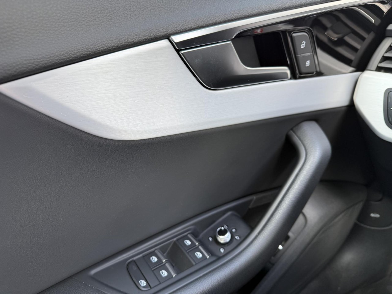 A4 Avant 40 TDI S tronic quattro S line (OptikPaket+AHK+LED)