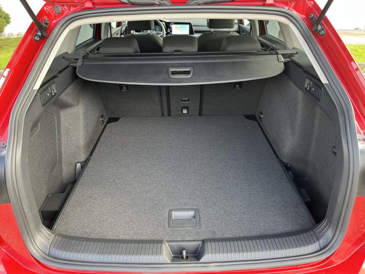 Golf VIII Variant 2,0 TDI DSG Style (AHK+LED+Navi)