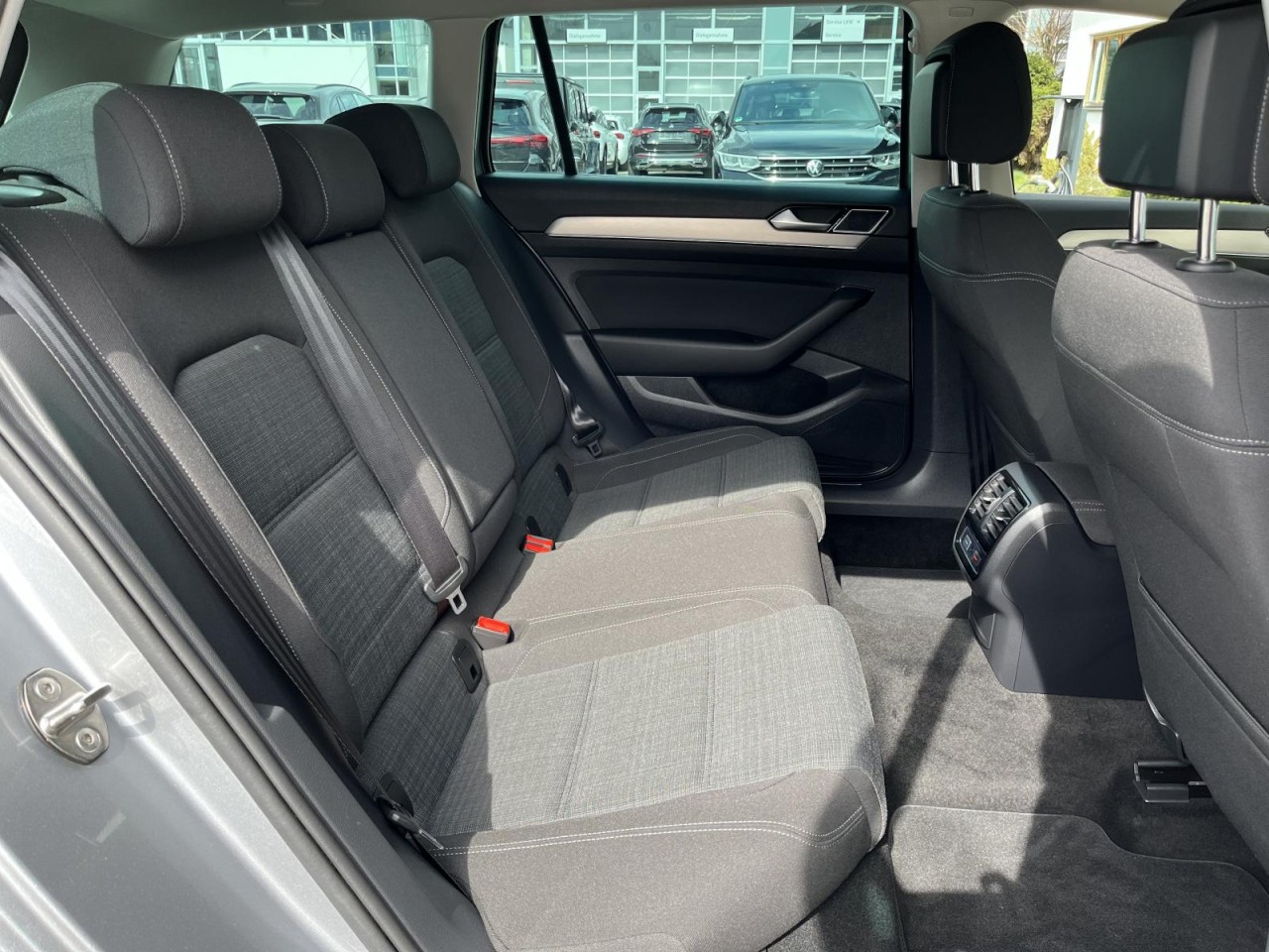 Passat Variant 2,0 l TDI DSG Business (IQLight+Navi+Keyless)