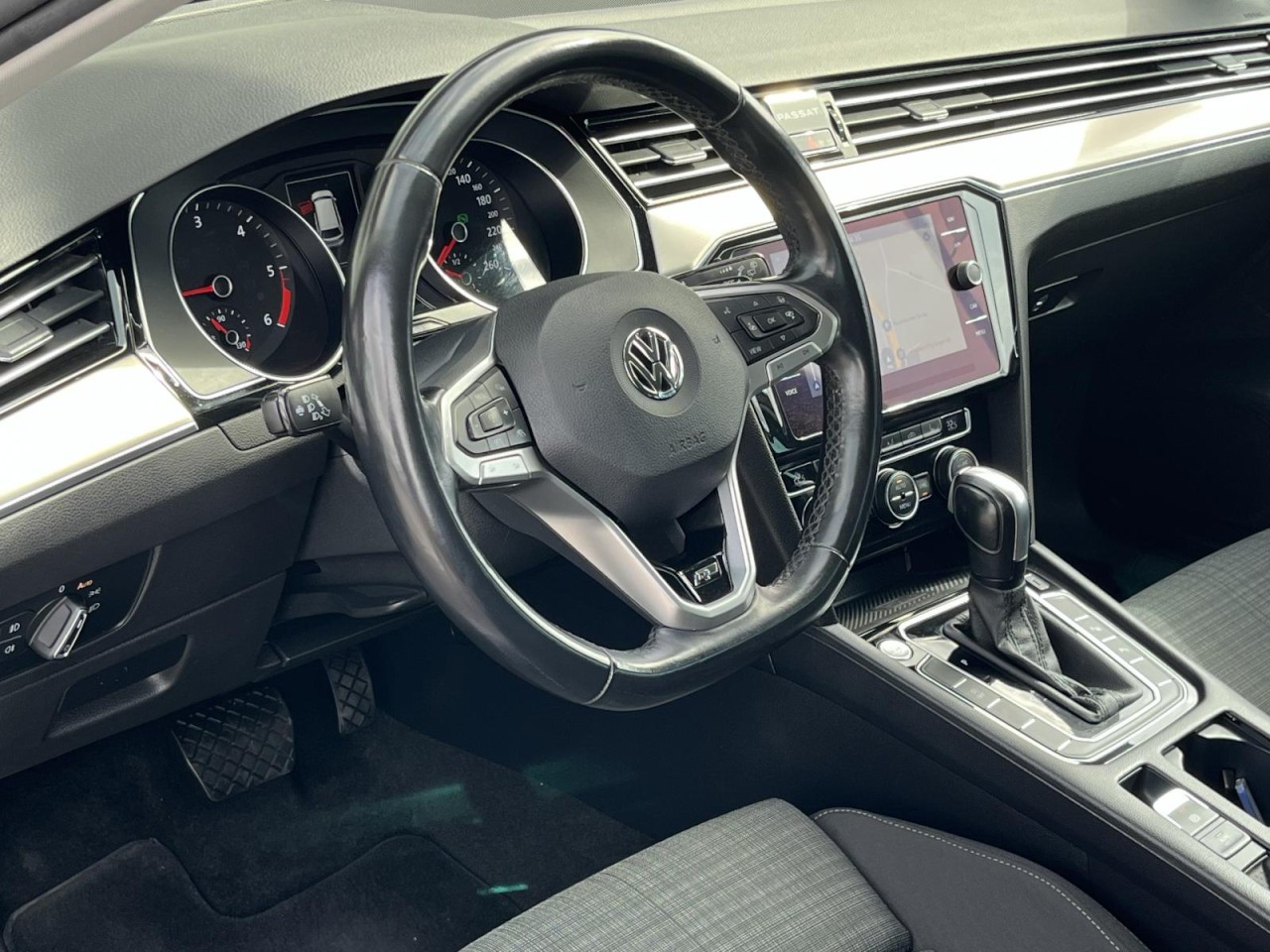 Passat Variant 2,0 l TDI DSG Business (IQLight+Navi+Keyless)