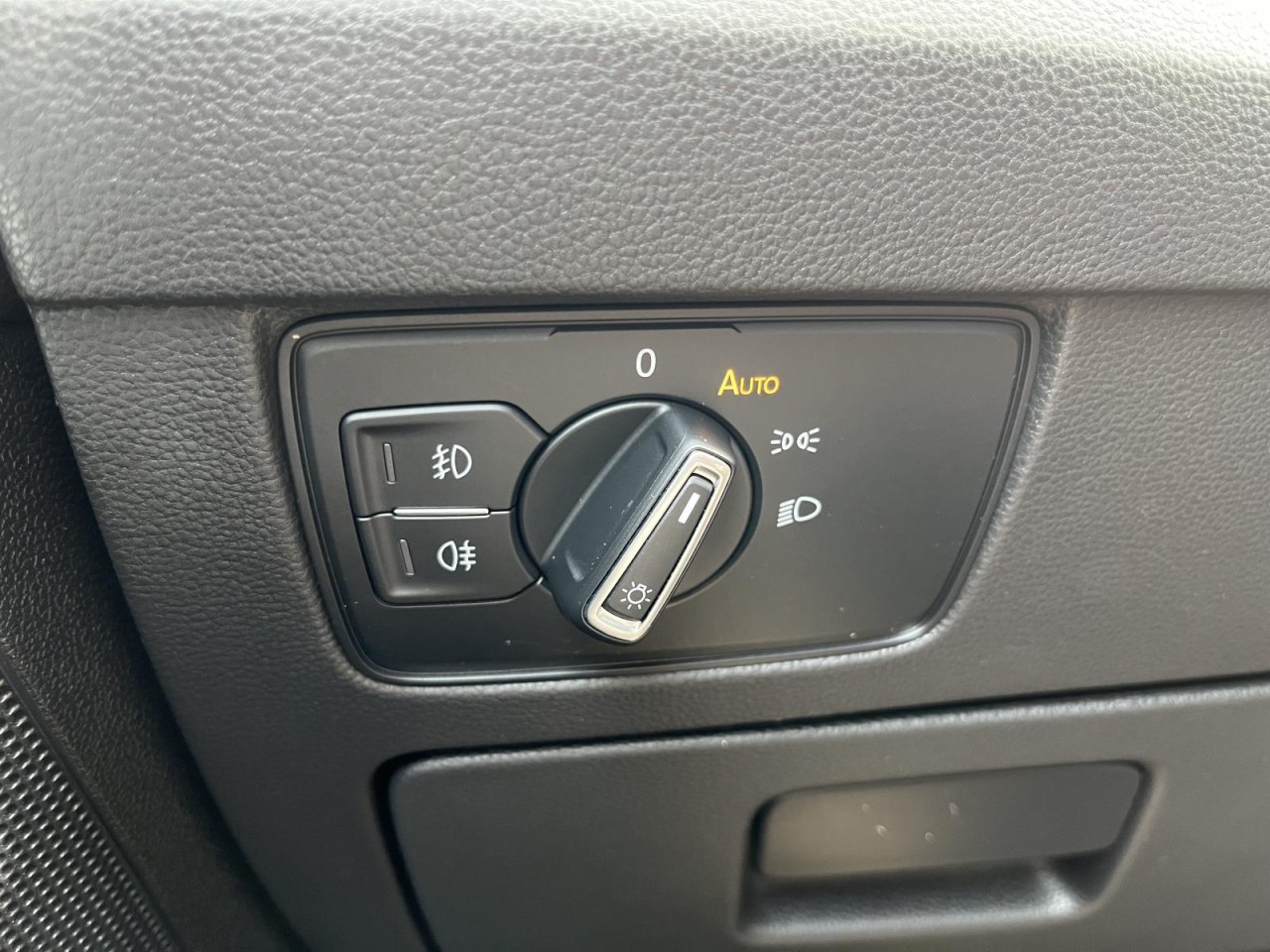 Passat Variant 2,0 l TDI DSG Business (IQLight+Navi+Keyless)