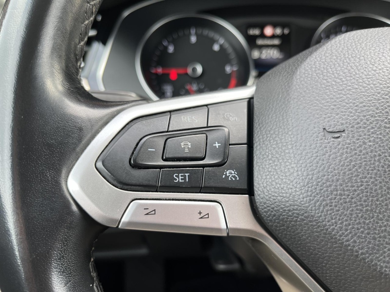 Passat Variant 2,0 l TDI DSG Business (IQLight+Navi+Keyless)