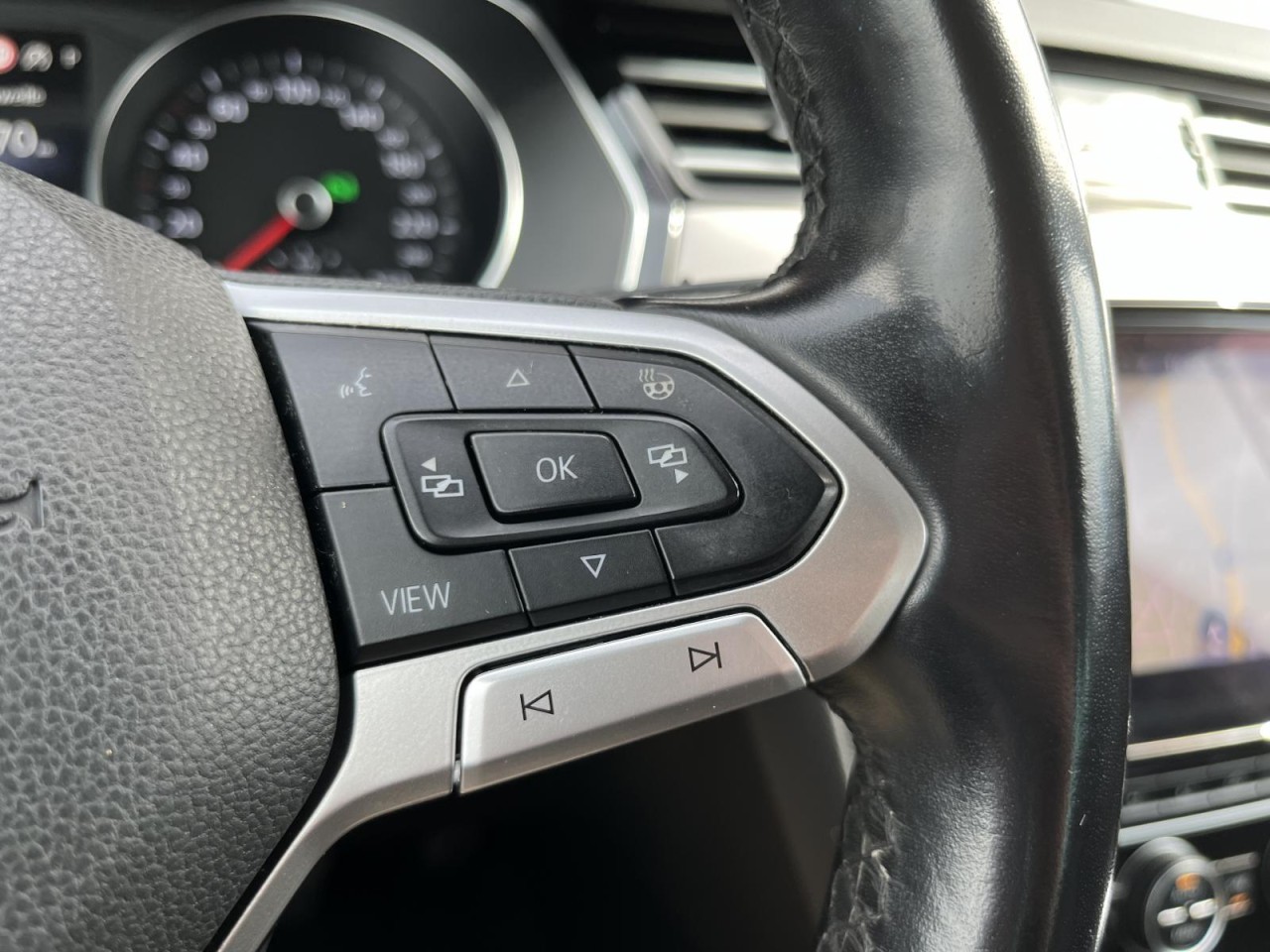 Passat Variant 2,0 l TDI DSG Business (IQLight+Navi+Keyless)