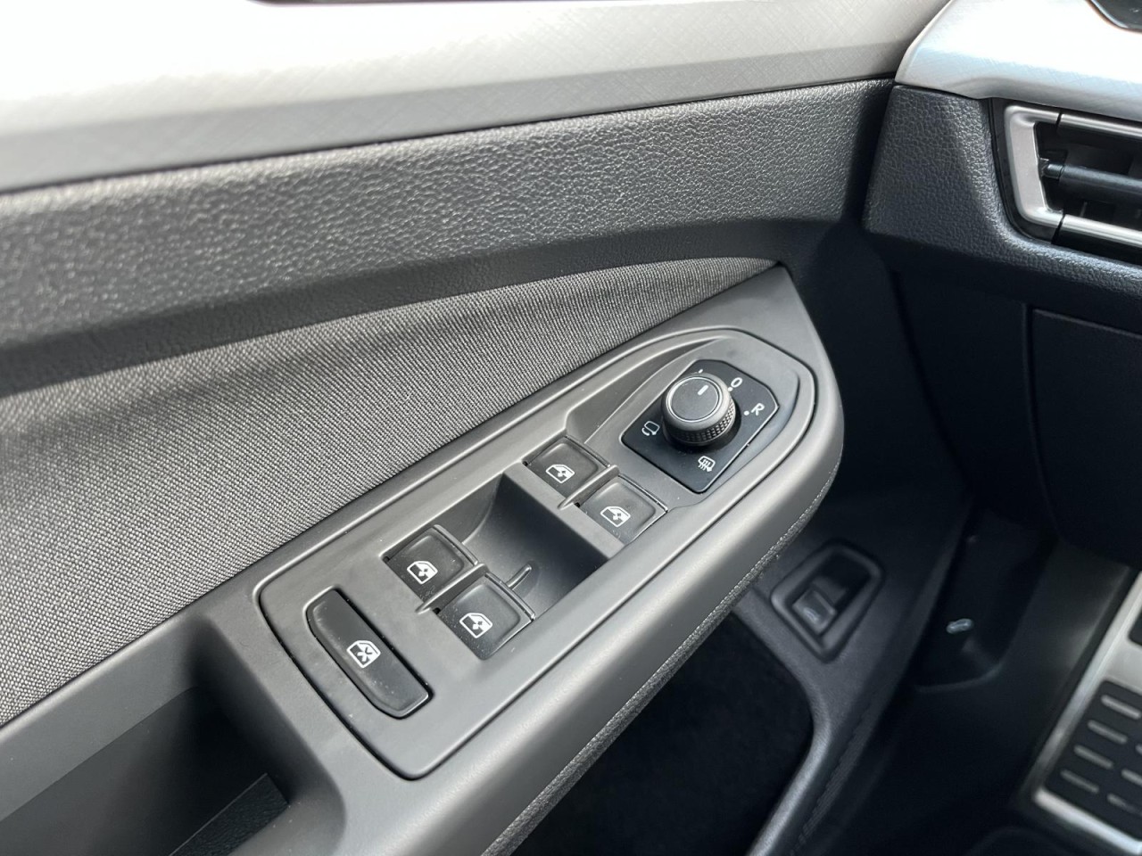 Golf VIII Variant 2,0 TDI DSG 4Motion Alltrack (Navi+AHK+RearView)