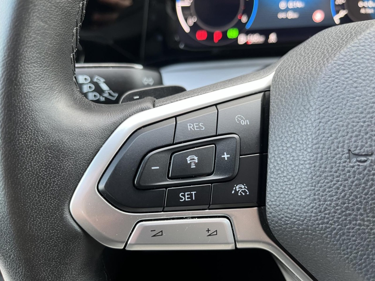 Golf VIII Variant 2,0 TDI DSG 4Motion Alltrack (Navi+AHK+RearView)