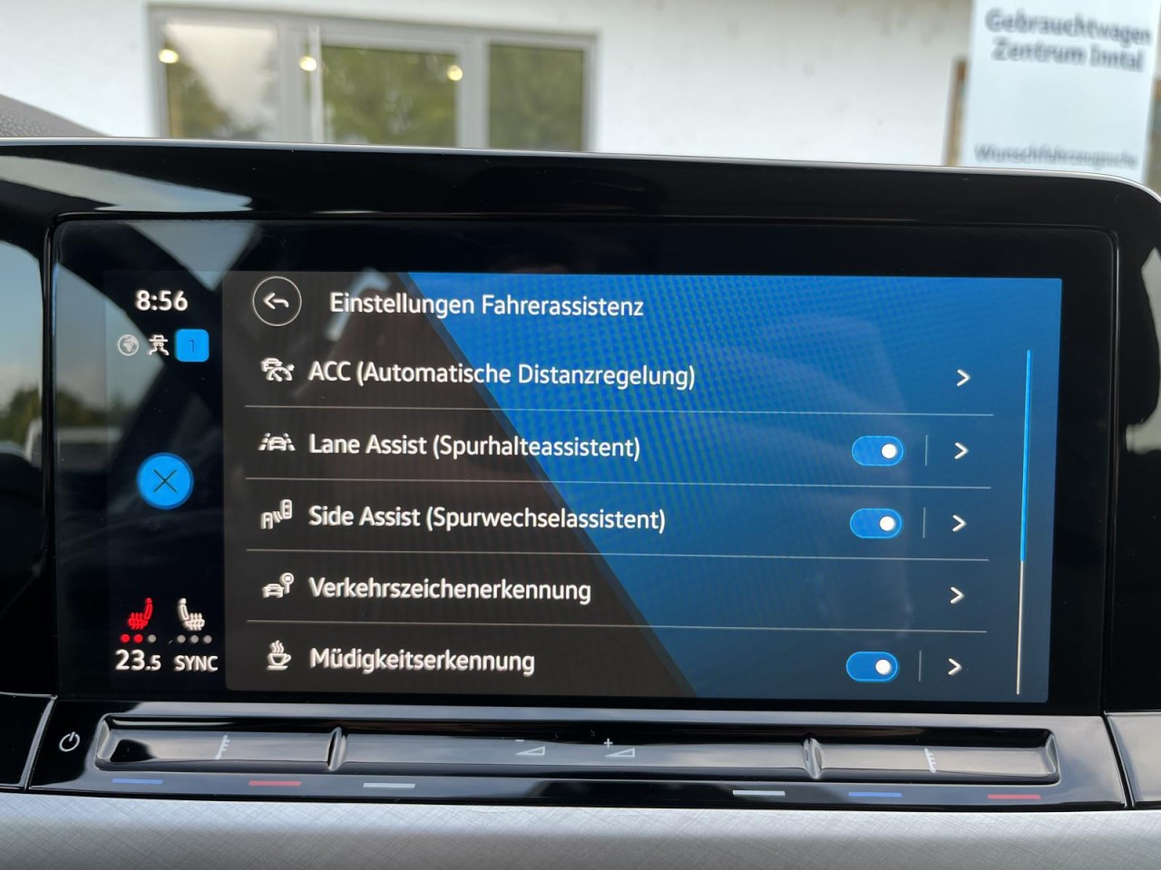 Golf VIII Variant 2,0 TDI DSG 4Motion Alltrack (Navi+AHK+RearView)