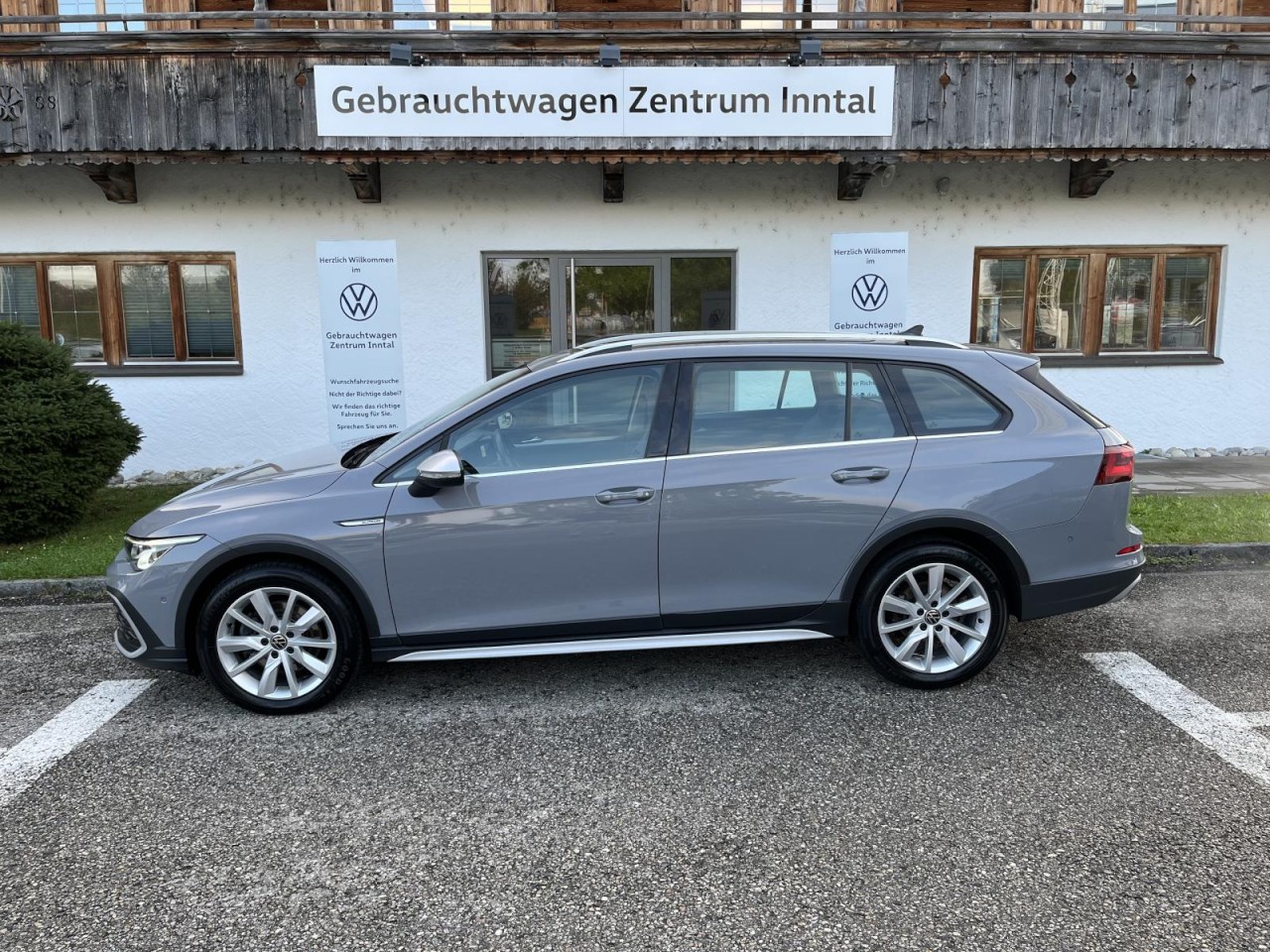 Golf VIII Variant 2,0 TDI DSG 4Motion Alltrack (Navi+AHK+RearView)