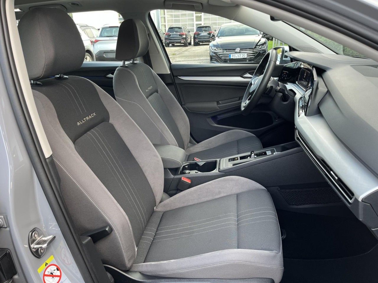 Golf VIII Variant 2,0 TDI DSG 4Motion Alltrack (Navi+AHK+RearView)