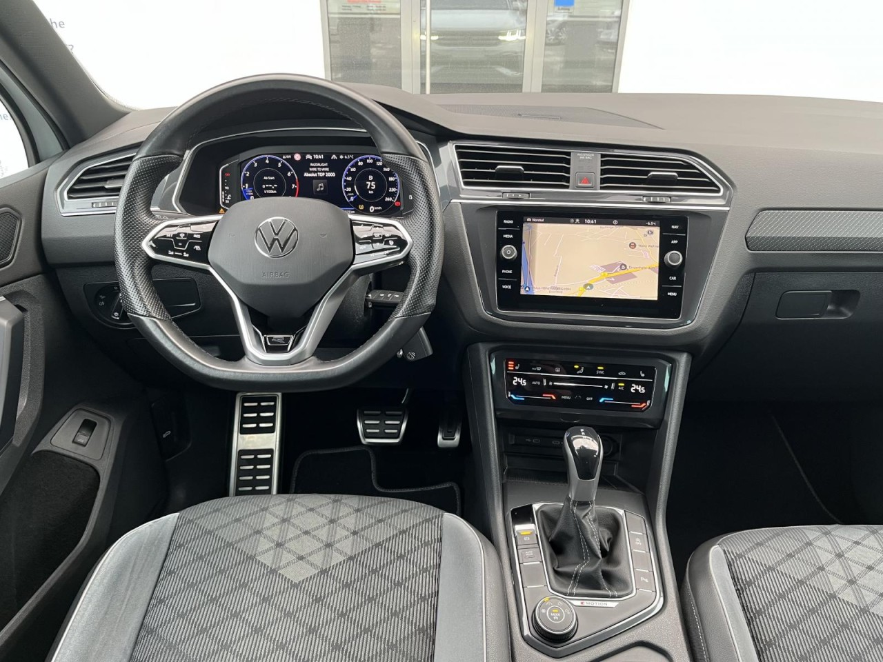 Tiguan 2,0 TSI DSG 4Motion R-Line (AHK+Navi)