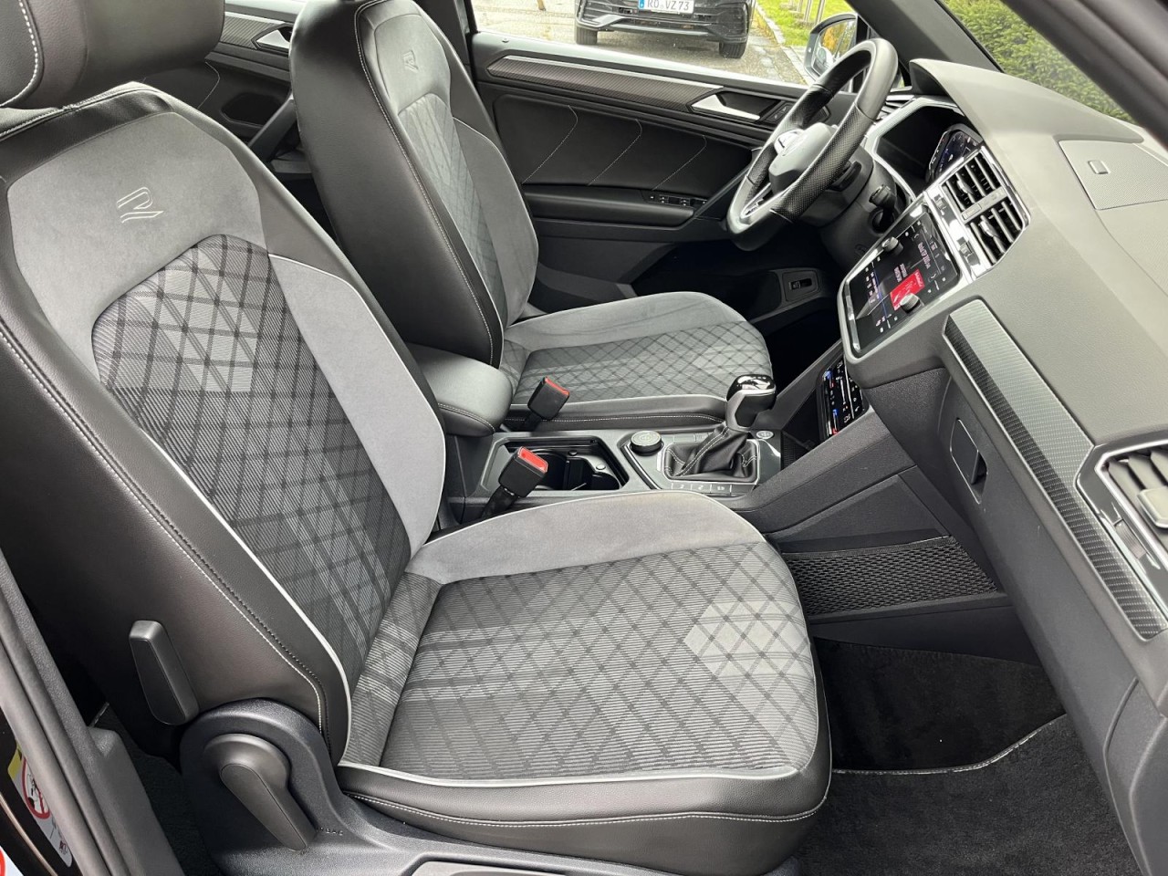 Tiguan 2,0 TDI DSG 4Motion R-Line (Navi+LED+RearView)